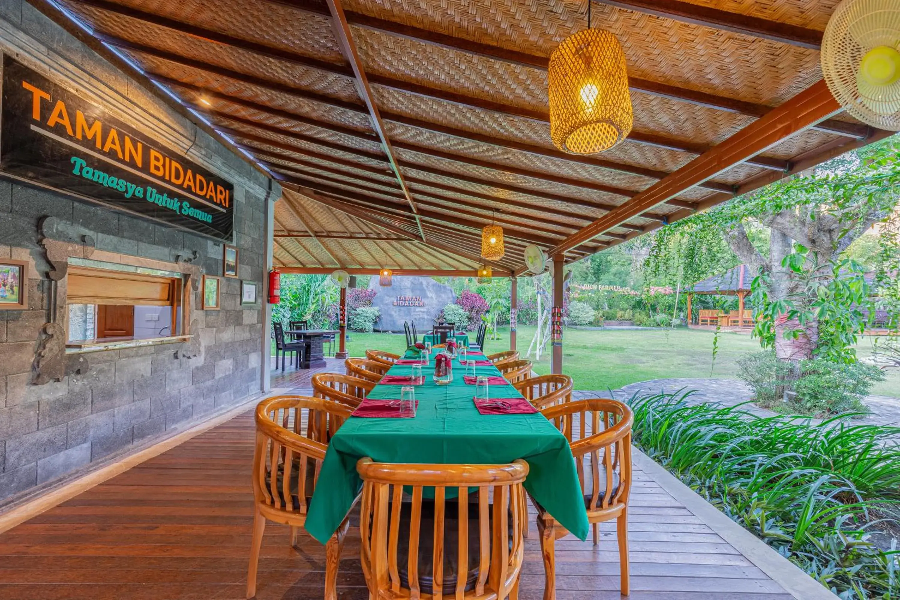 Restaurant/places to eat in Taman Bidadari Eco Wellness Restaurant/places to eat in Taman Bidadari Eco Wellness
