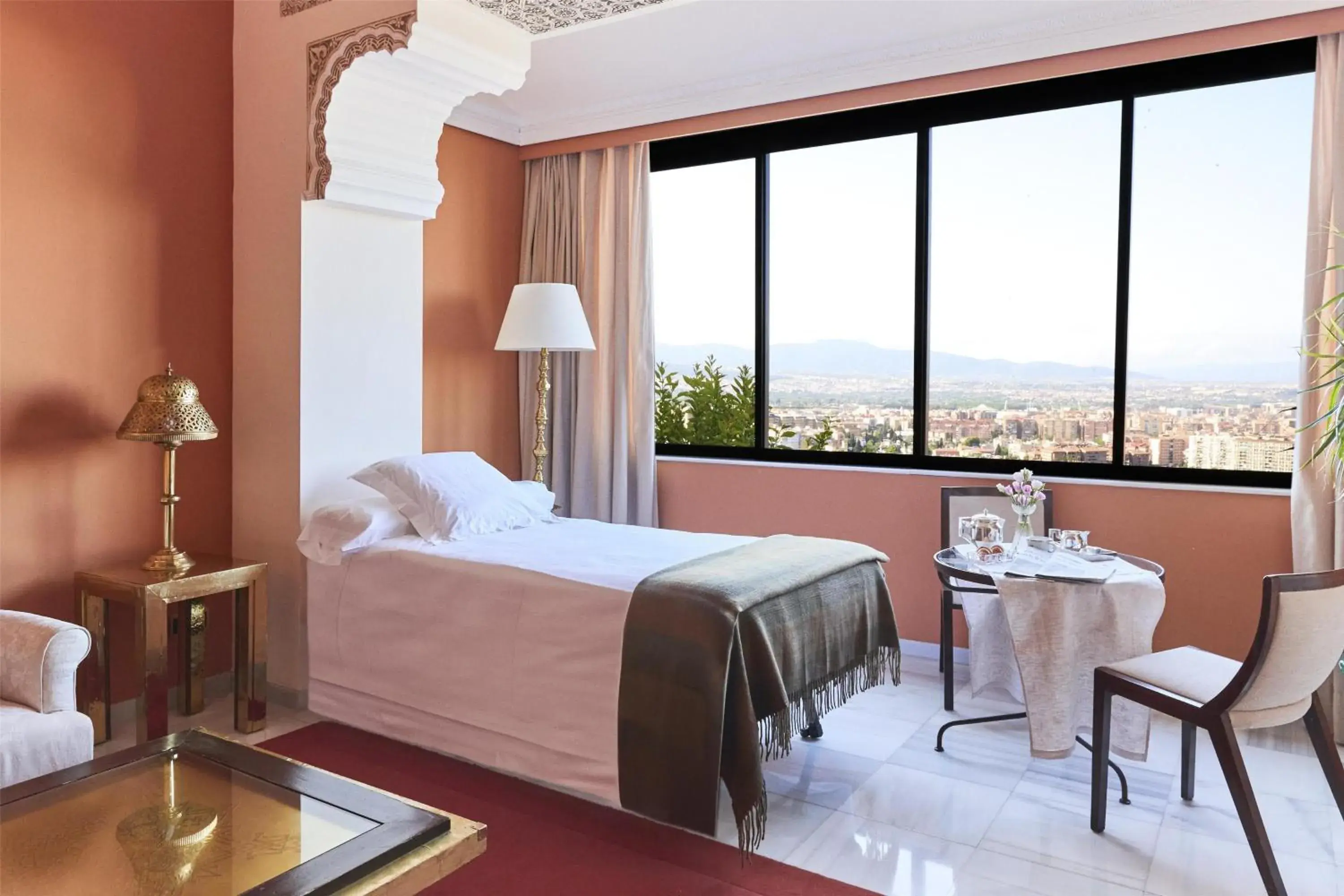 Photo of the whole room, Bed in Alhambra Palace Hotel Photo of the whole room, Bed in Alhambra Palace Hotel