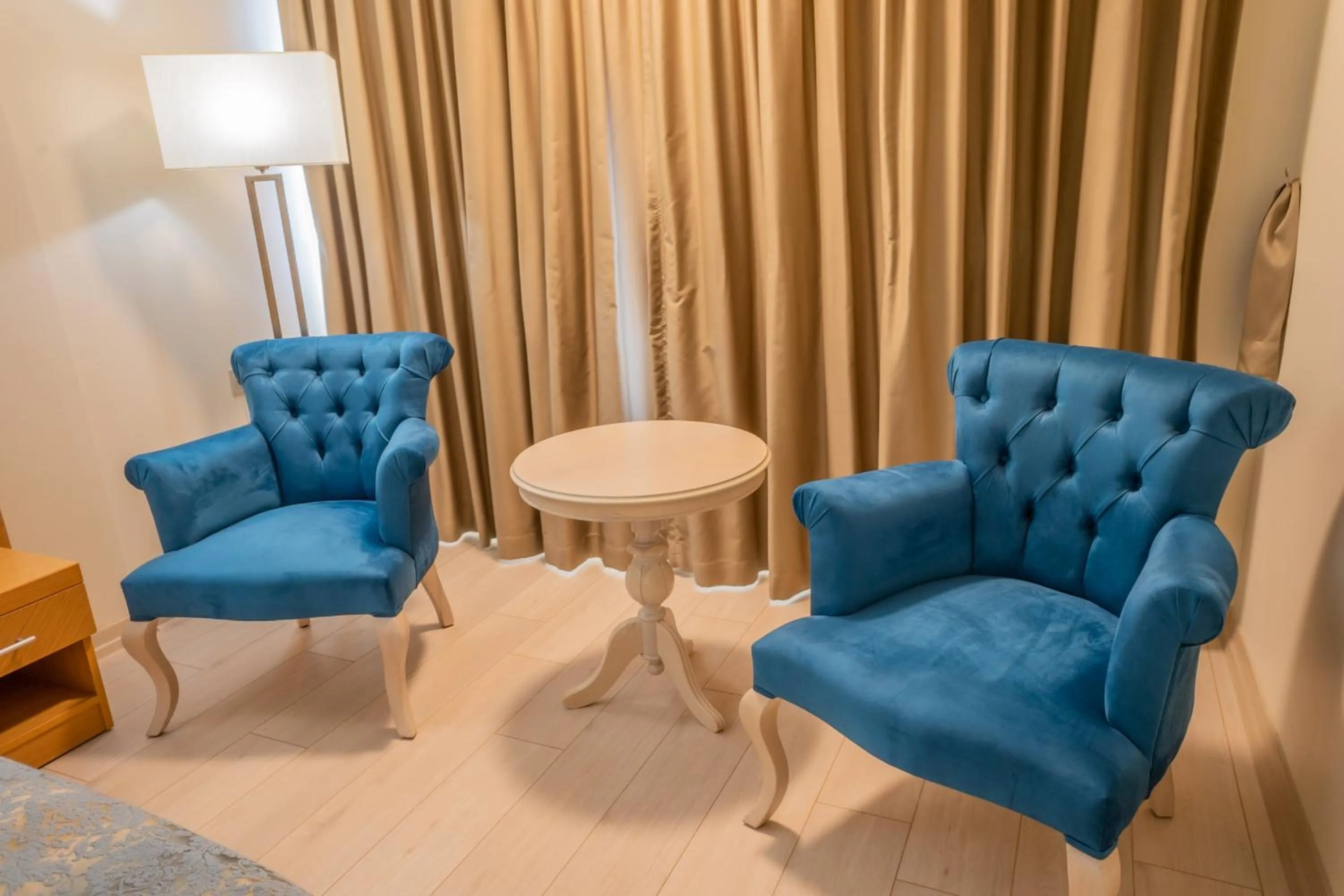 Seating area in Patalya Lakeside Resort Hotel
