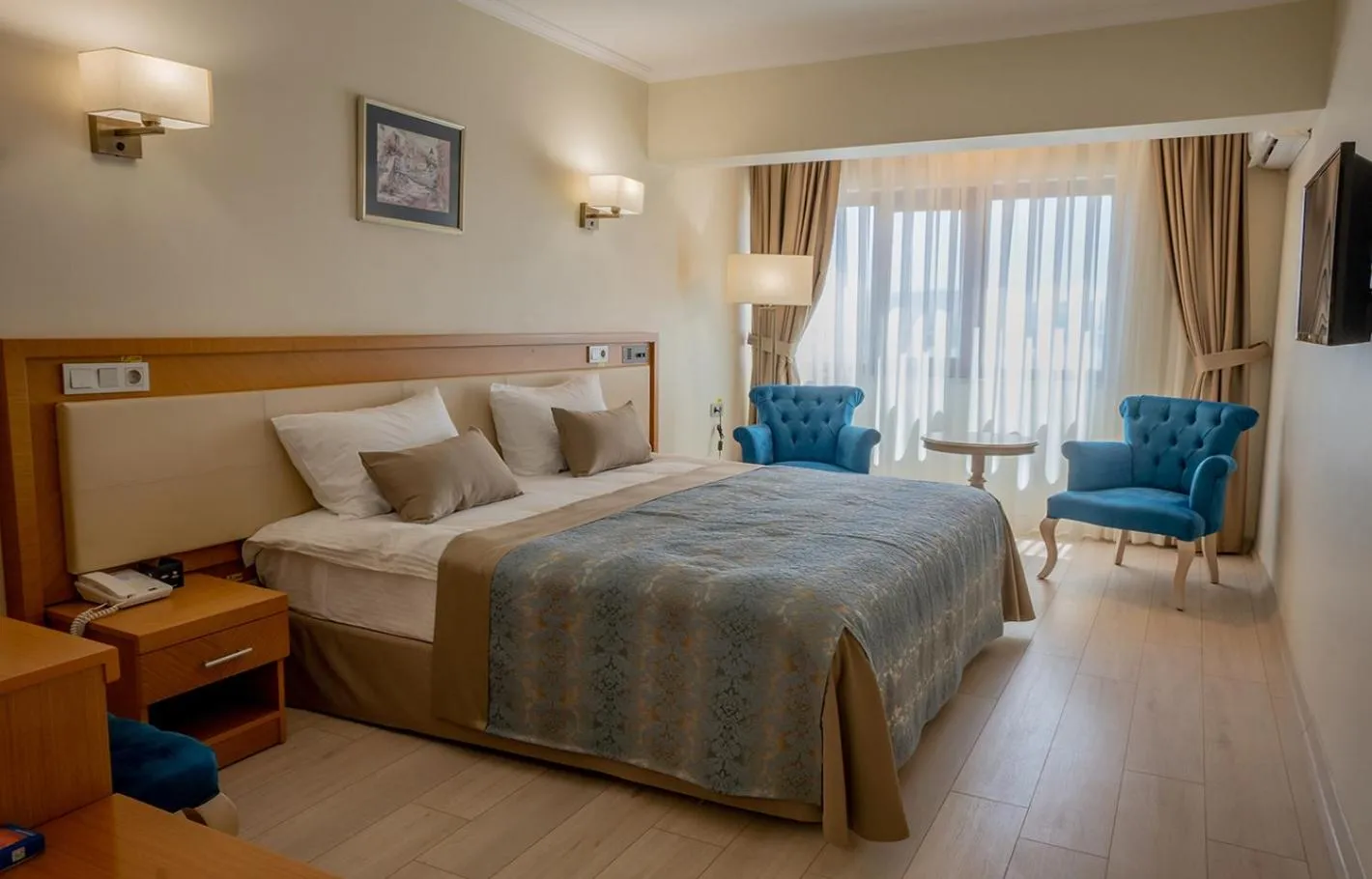 Bed in Patalya Lakeside Resort Hotel