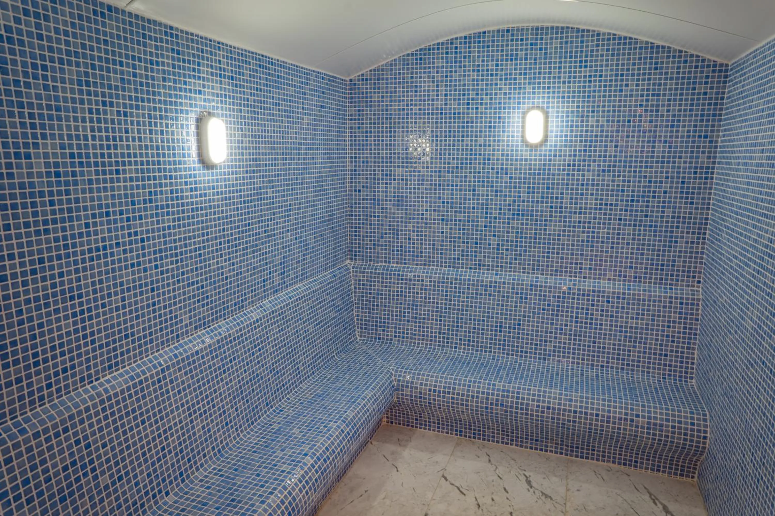 Steam room in Patalya Lakeside Resort Hotel