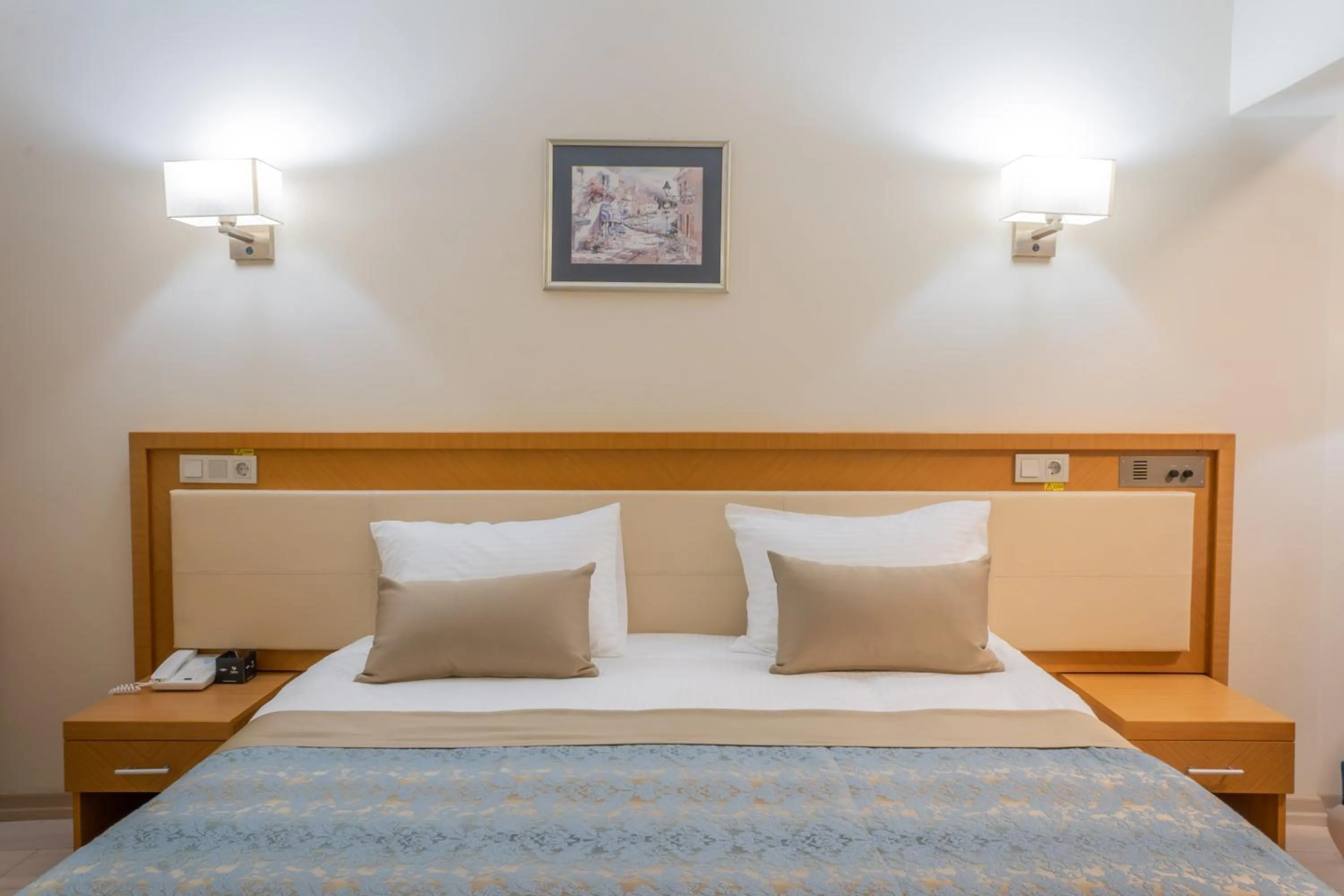 Bed in Patalya Lakeside Resort Hotel