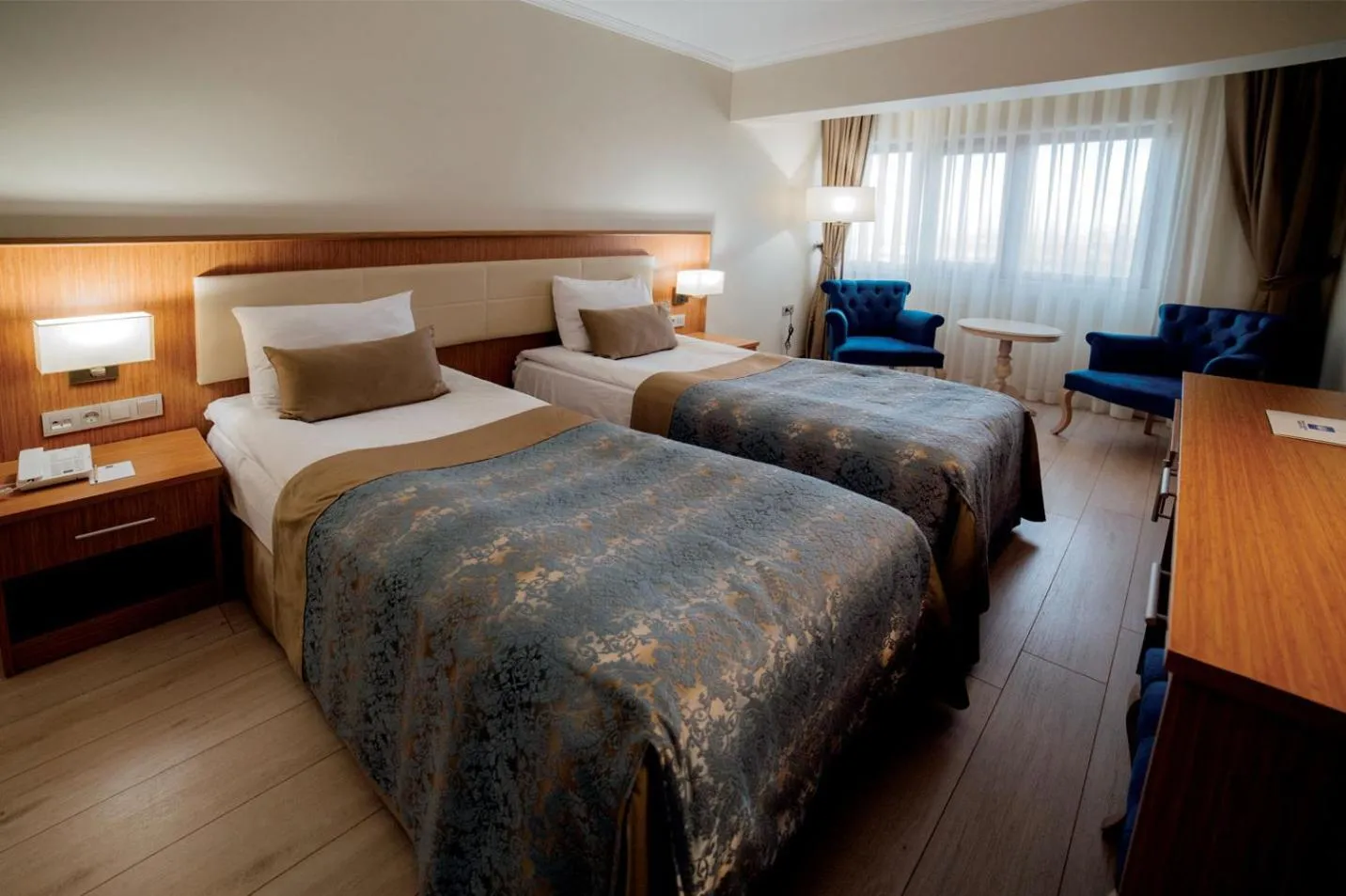 Bed in Patalya Lakeside Resort Hotel
