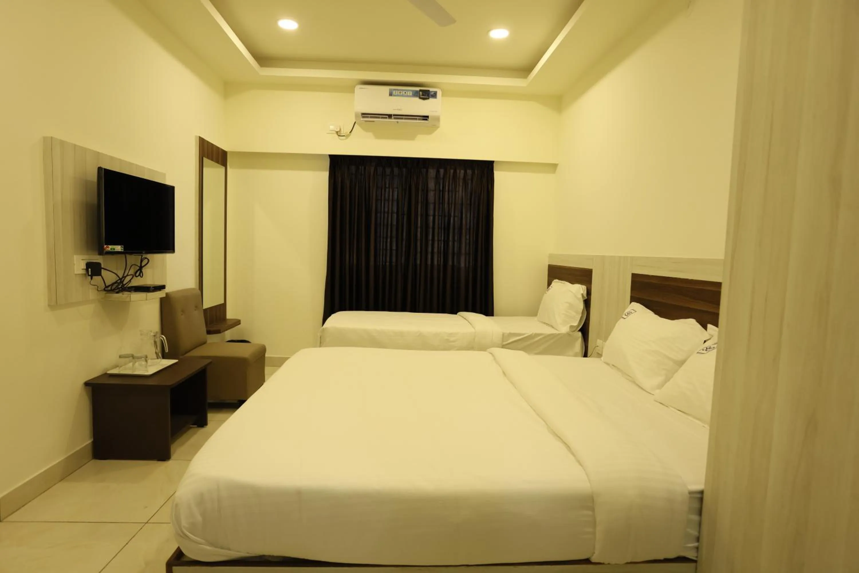 Bedroom, Bed in Hotel Sigma Suites