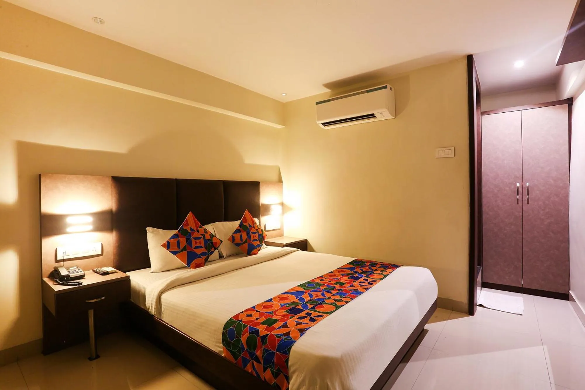 Property building, Bed in FabHotel West inn - Nr Mumbai International Airport