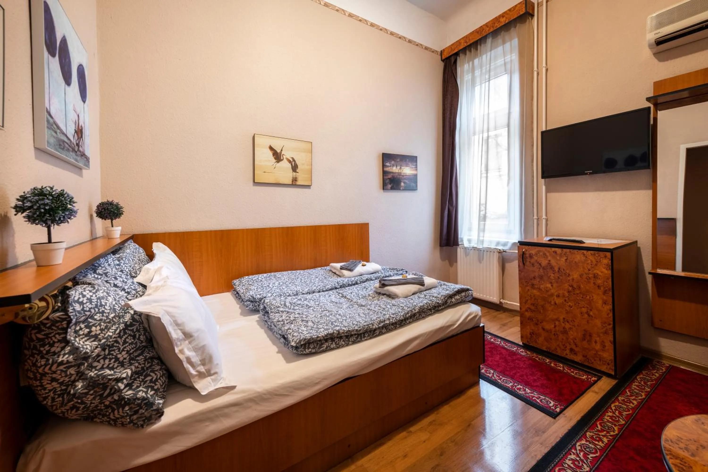 Photo of the whole room in Hotel Kristal Gellért Hill