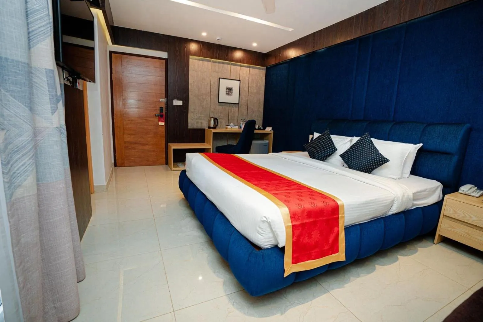 Bed in Royal Raj Hotel