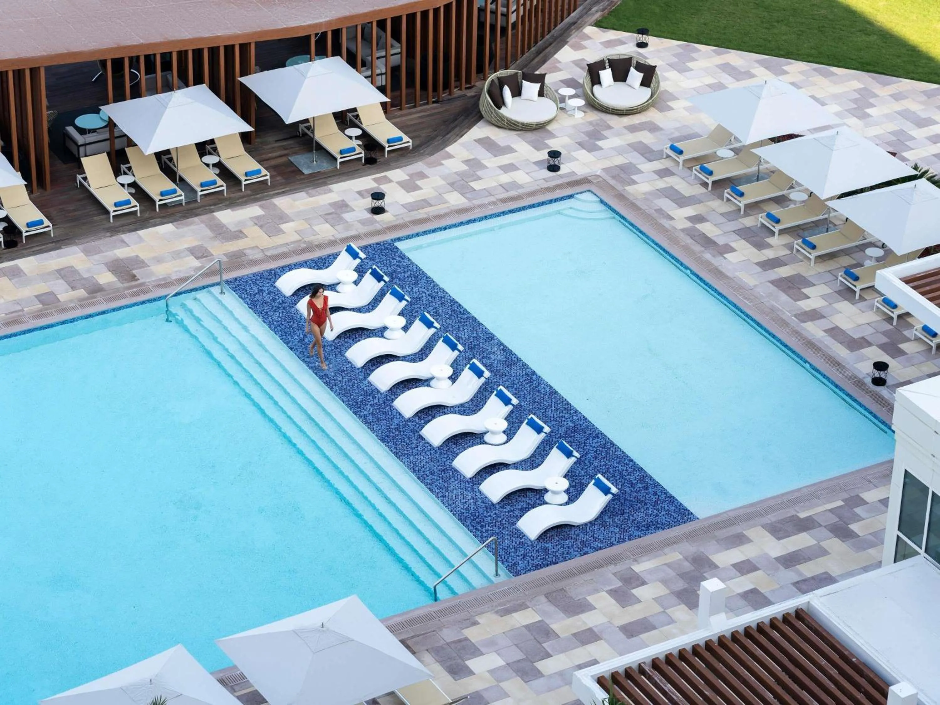 Pool view in Rixos Gulf Hotel Doha