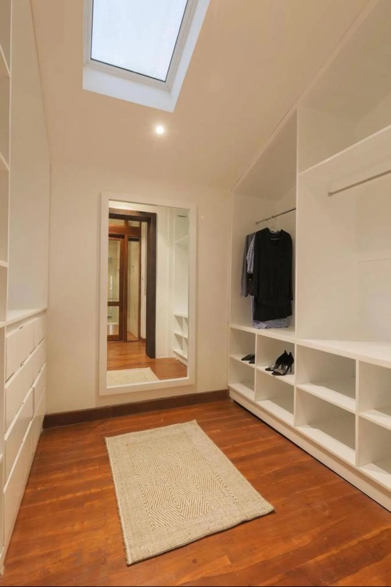 wardrobe in Studio 474