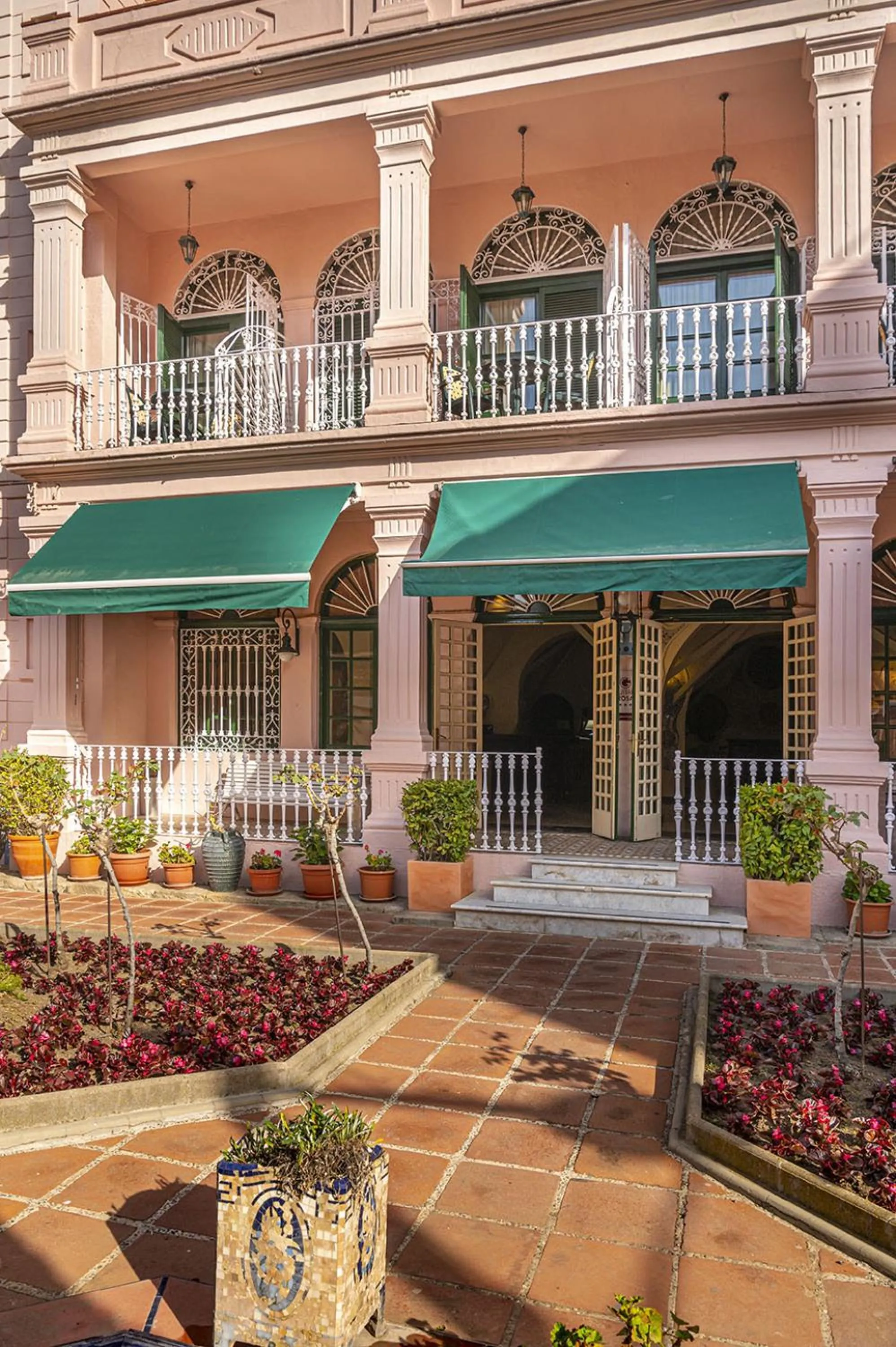 Facade/entrance in Hotel Guitart Rosa - Adults Only