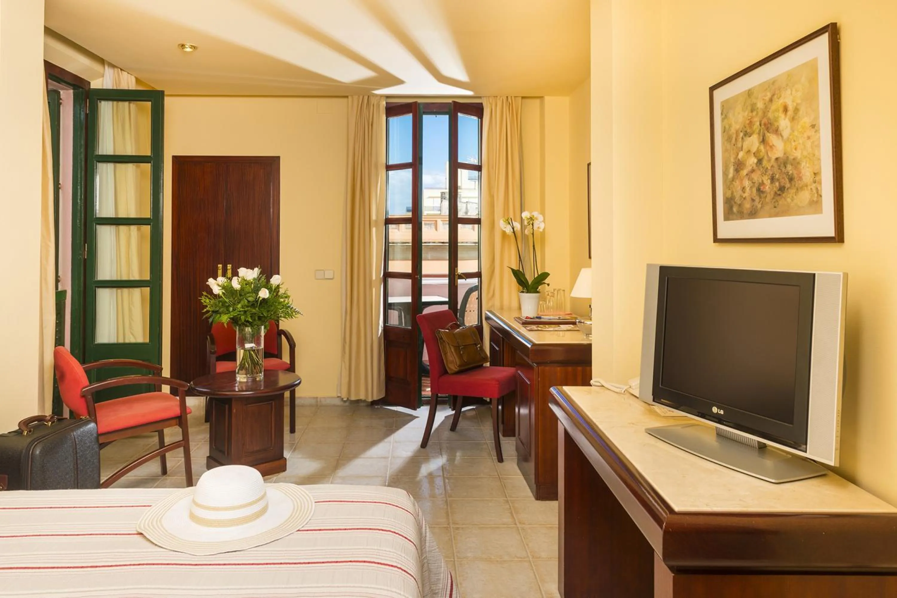 Photo of the whole room, Bed in Hotel Guitart Rosa - Adults Only