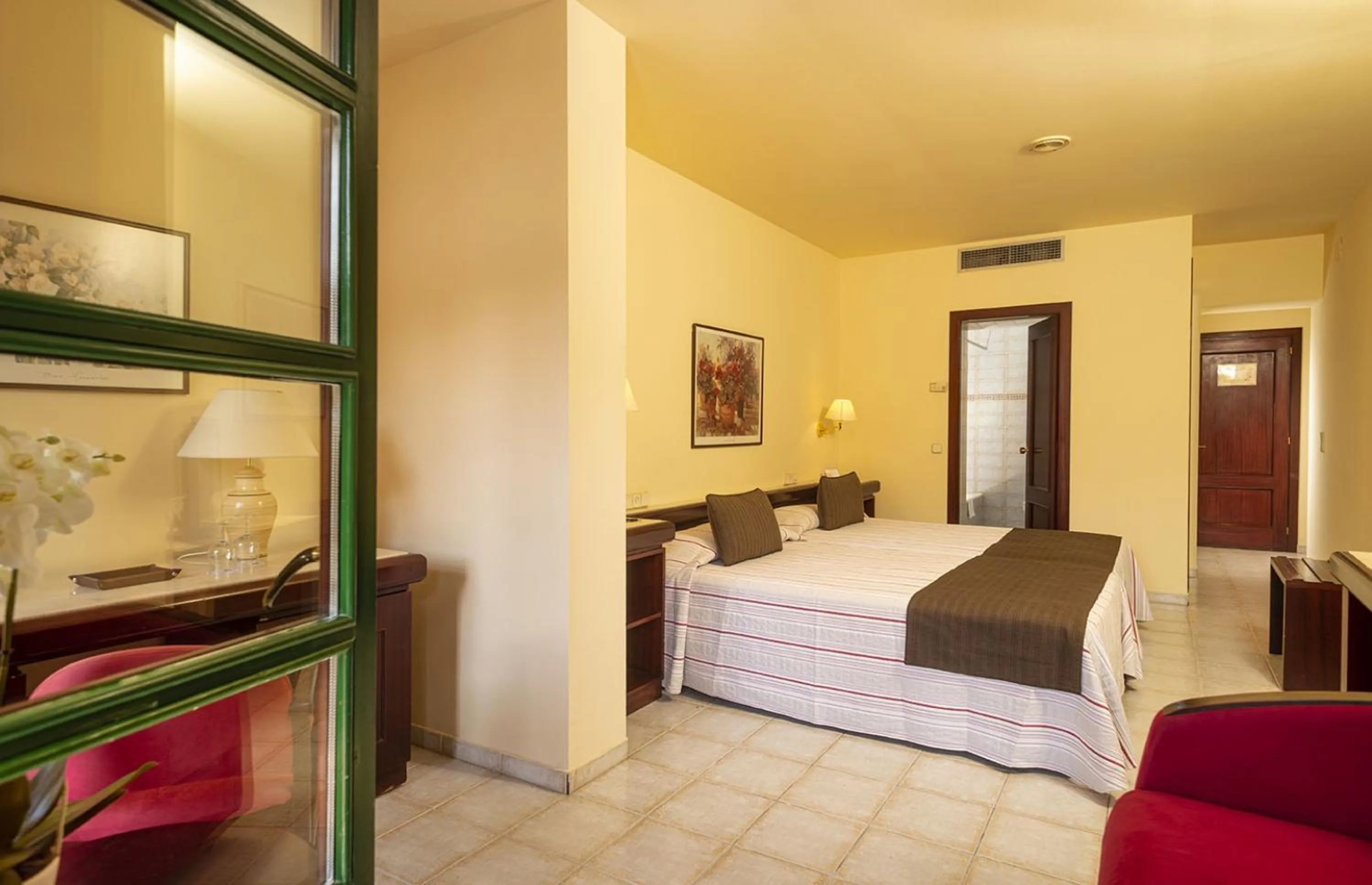 Photo of the whole room, Bed in Hotel Guitart Rosa - Adults Only