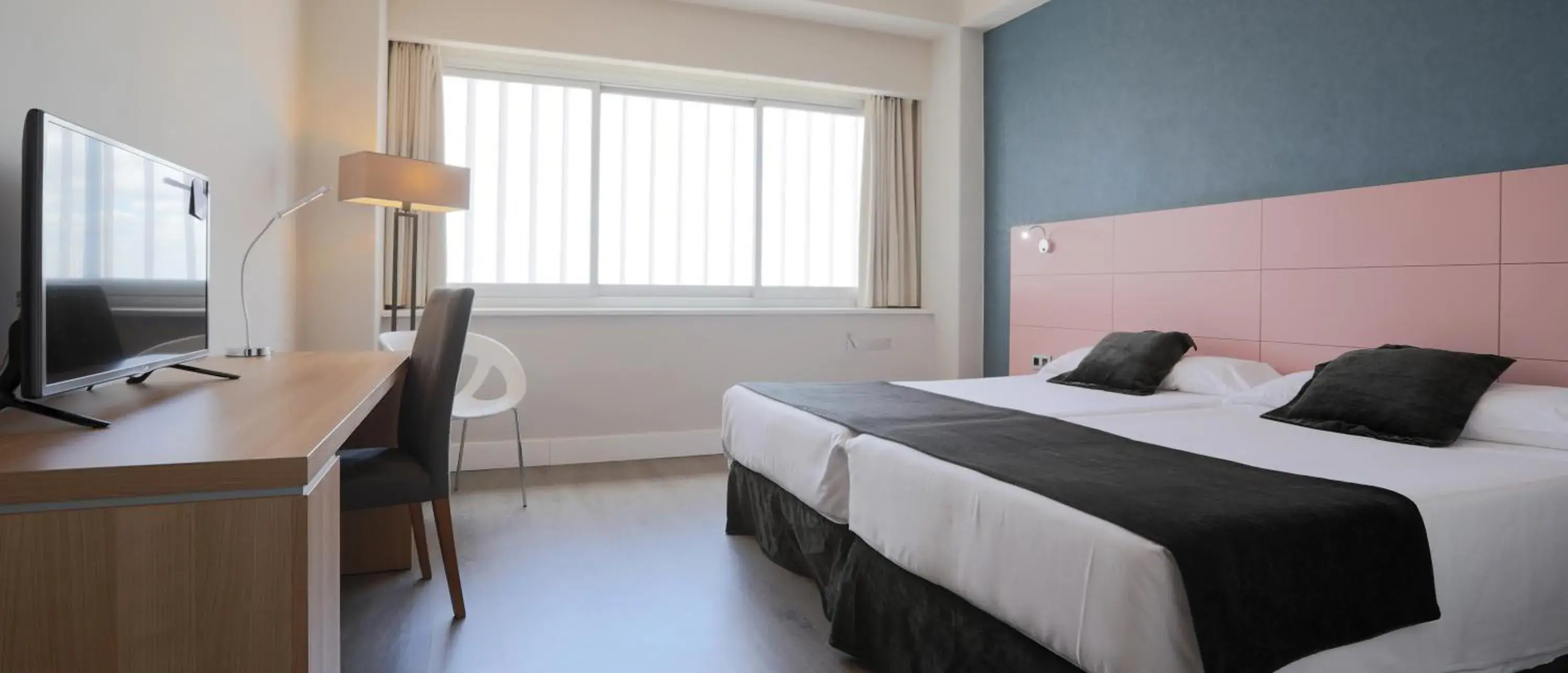 Bed in Hotel Chamartin The One Bed in Hotel Chamartin The One