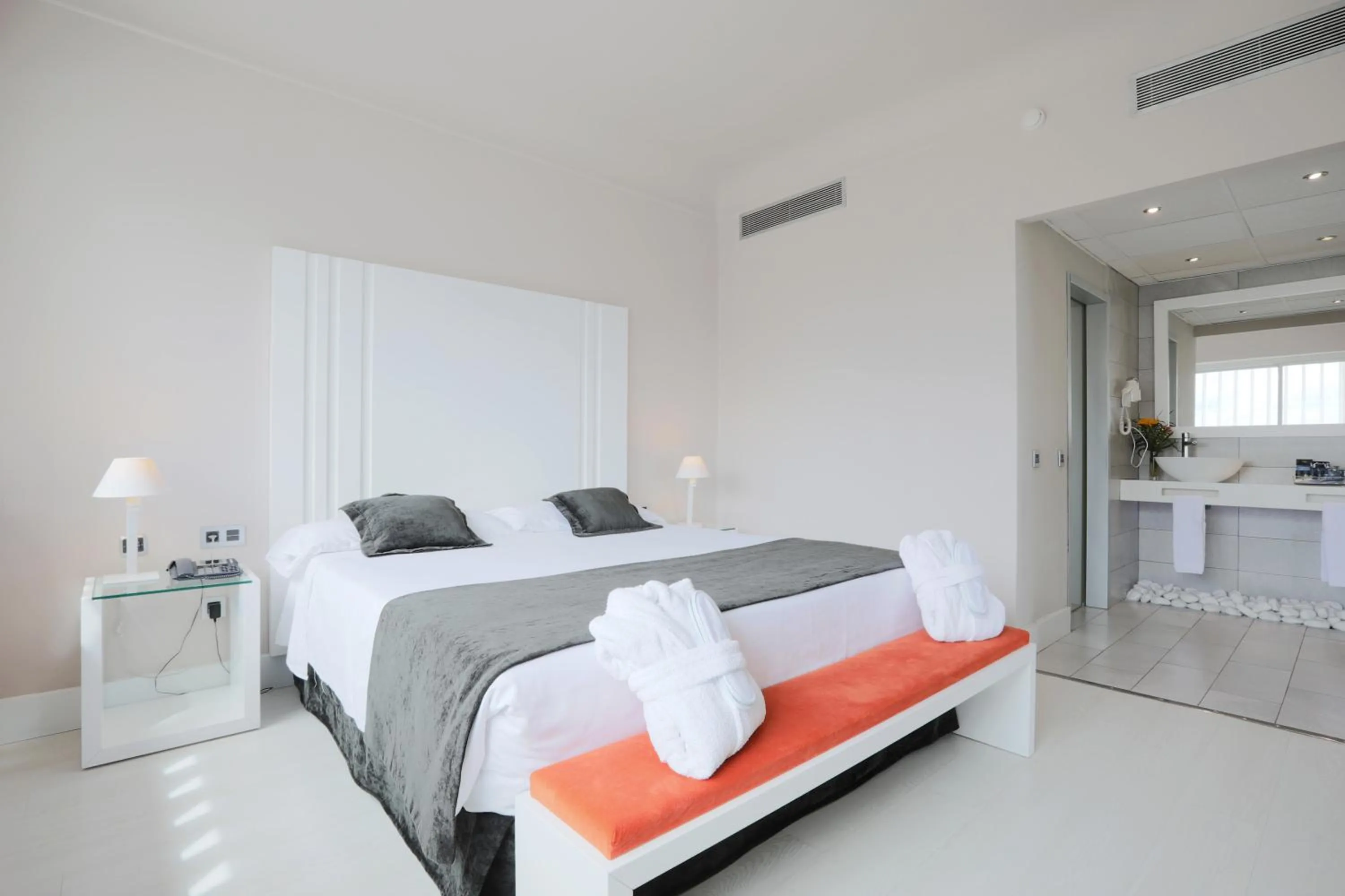 Bed in Hotel Chamartin The One