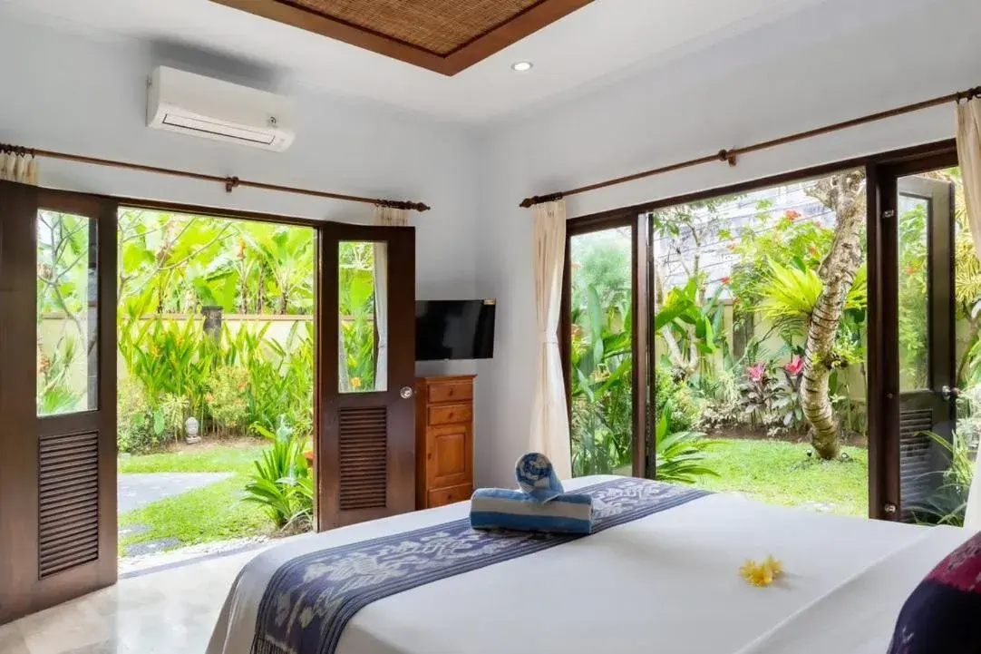 Double Room with Private Bathroom in Villa Tunjung Batubelig Canggu Double Room with Private Bathroom in Villa Tunjung Batubelig Canggu