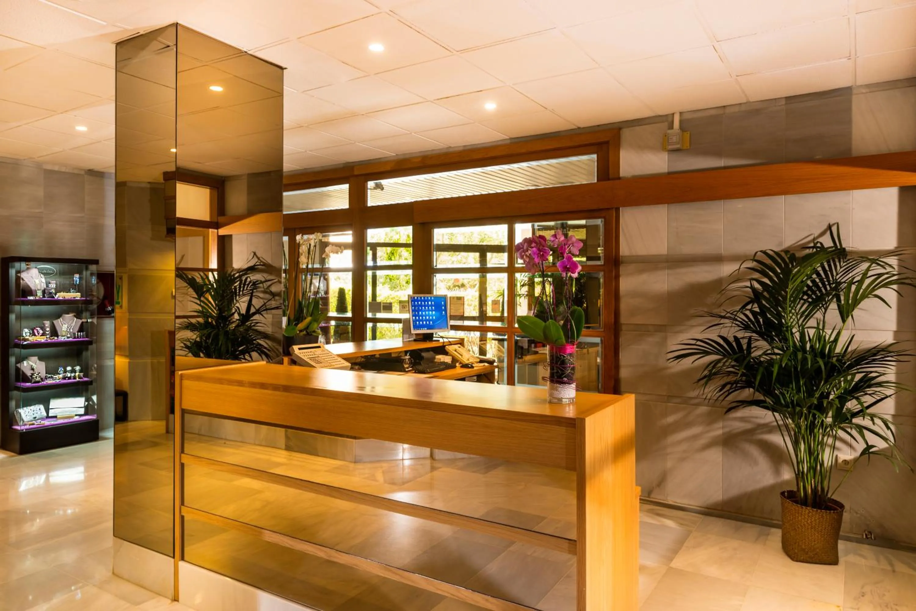 Staff in Apartamentos Guitart