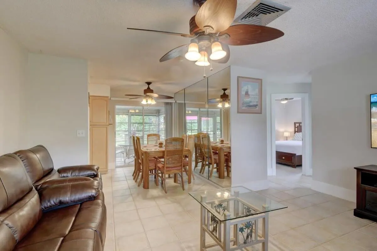 Super Private Home With Great Outdoor Space