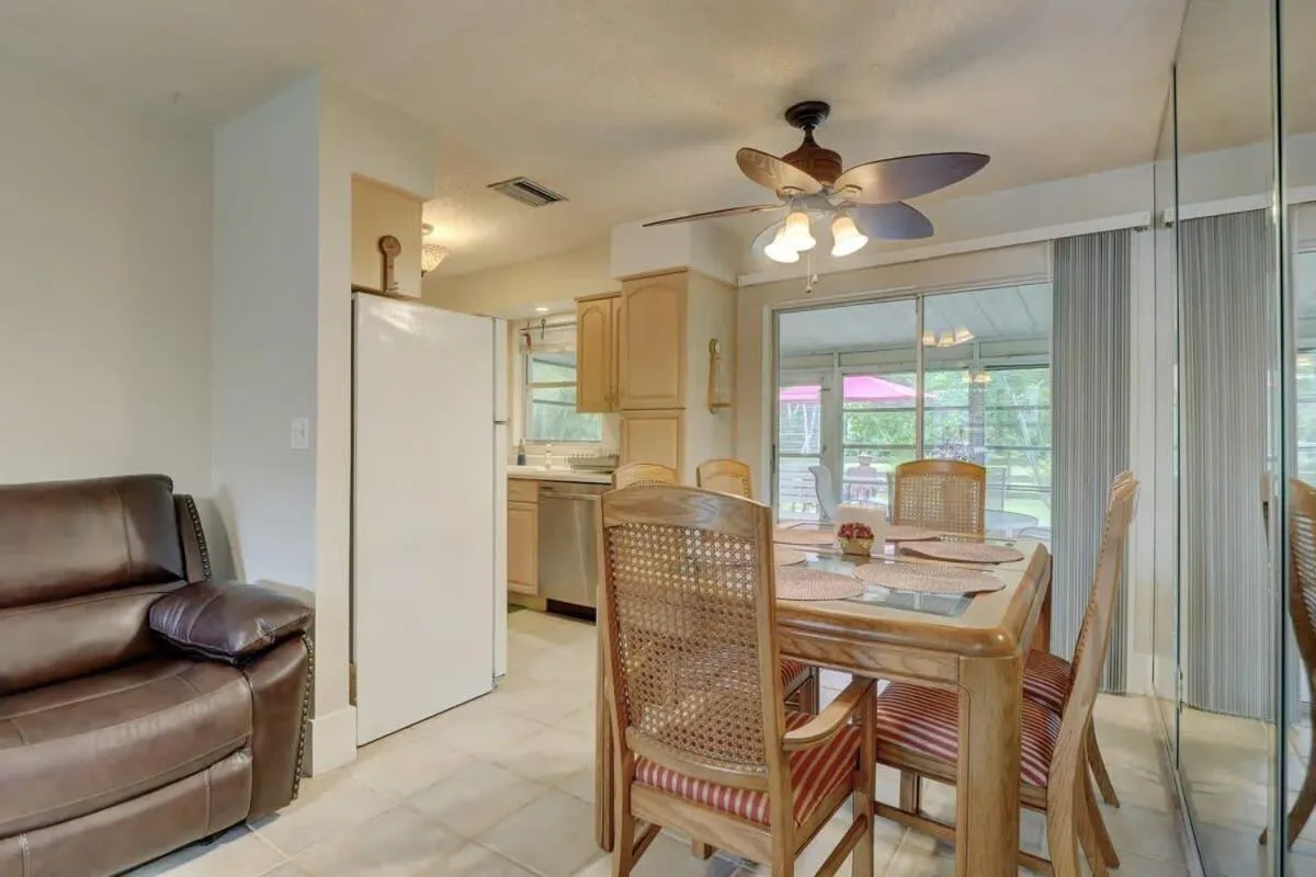 Super Private Home With Great Outdoor Space