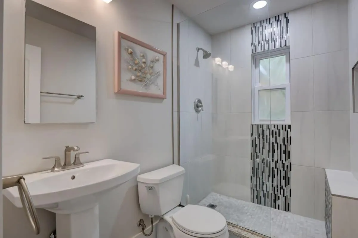 Super Private Home With Great Outdoor Space