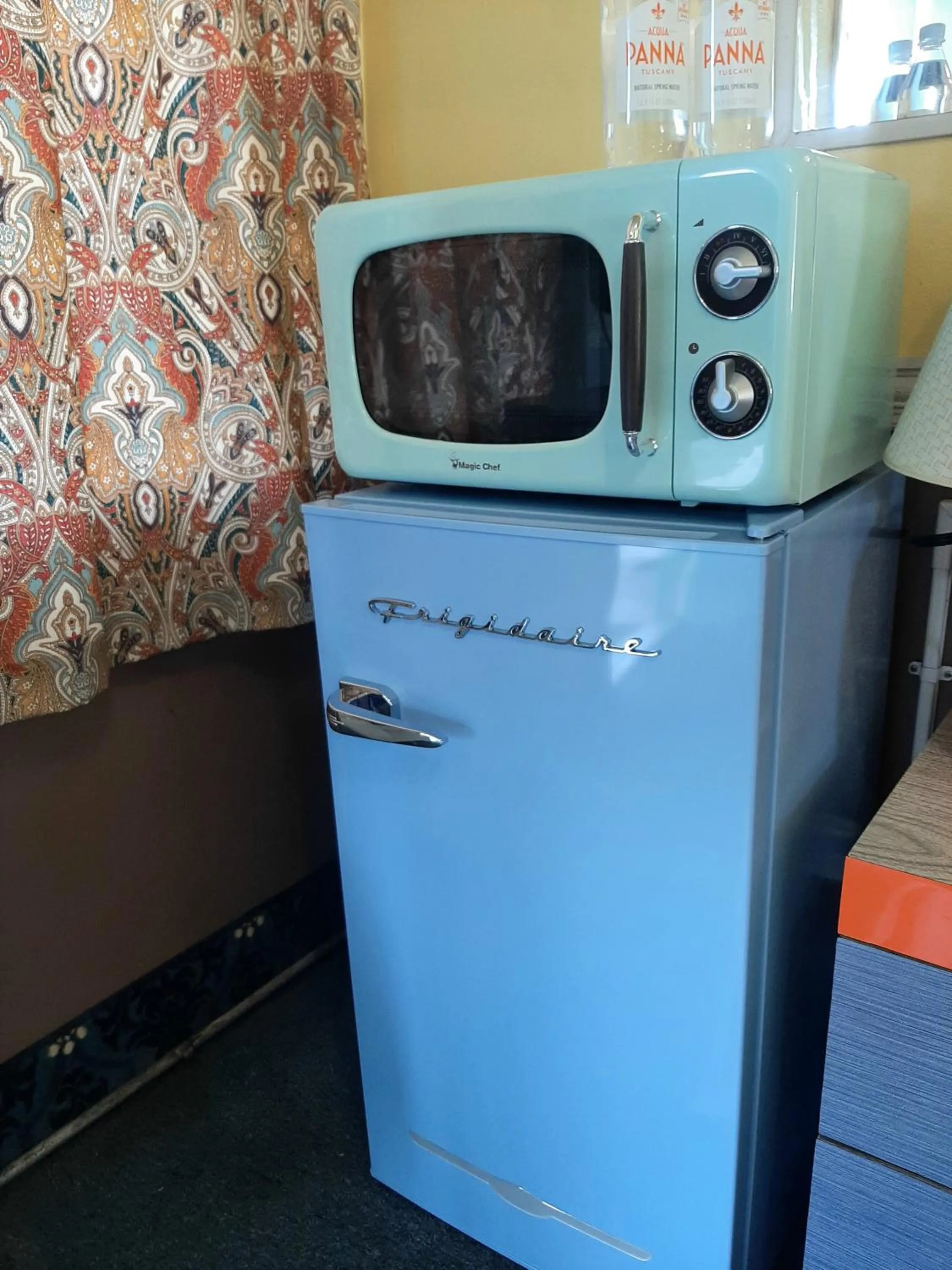 Photo of the whole room in THE NEW STAR MOTEL - 1950s Extended-Stay Lodging and Retreat Center
