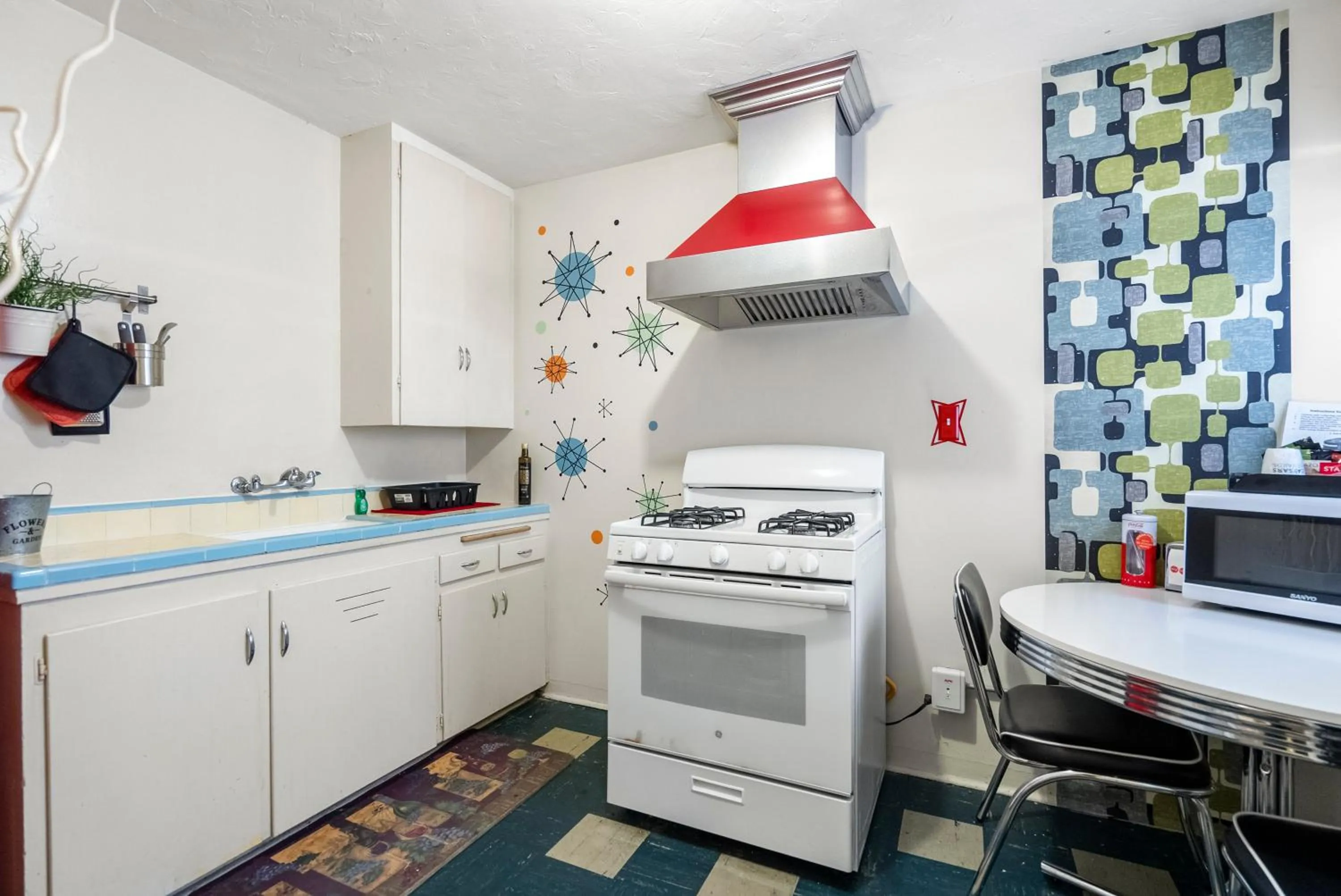 Decorative detail in THE NEW STAR MOTEL - 1950s Extended-Stay Lodging and Retreat Center