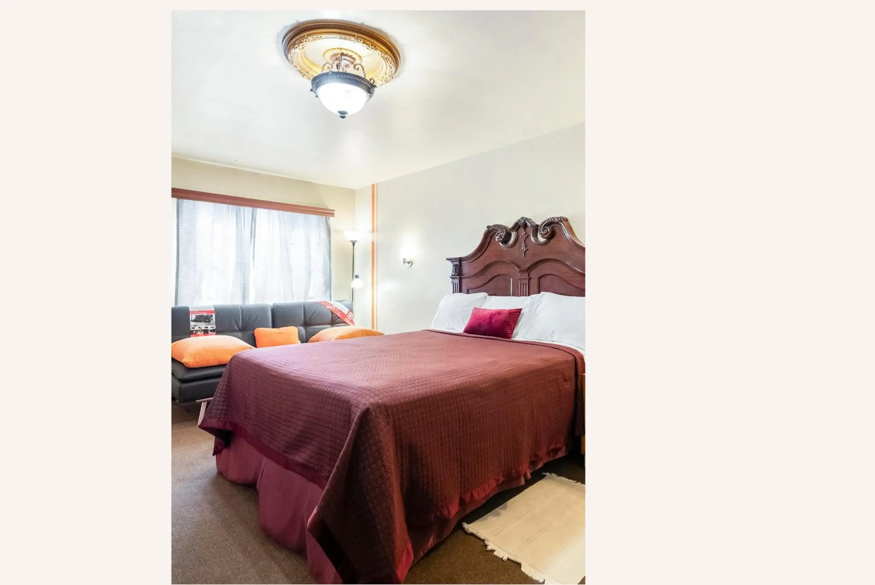 Deluxe Triple Room in THE NEW STAR MOTEL - 1950s Extended-Stay Lodging and Retreat Center Deluxe Triple Room in THE NEW STAR MOTEL - 1950s Extended-Stay Lodging and Retreat Center