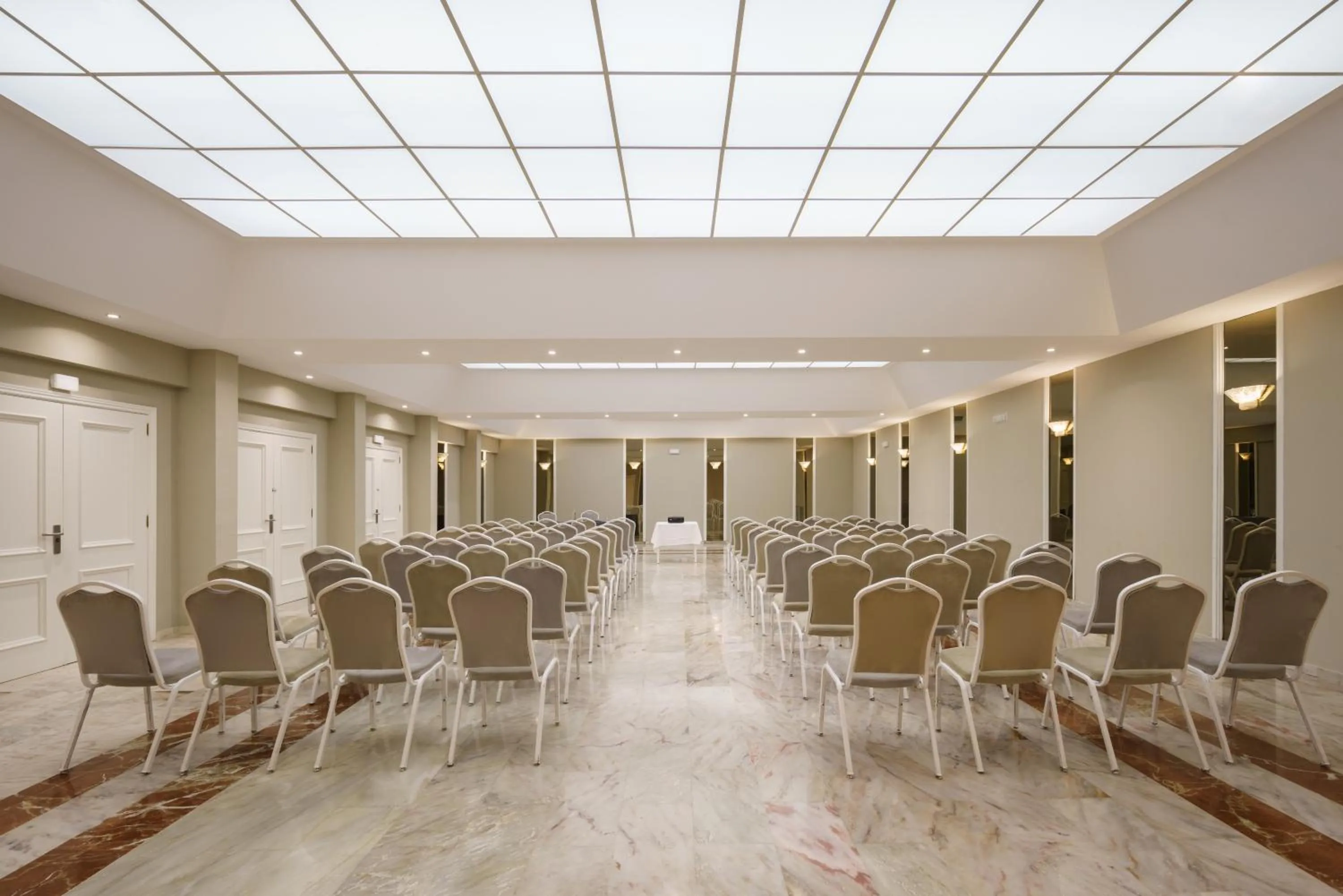 Meeting/conference room in Crisol Jardines de Córdoba