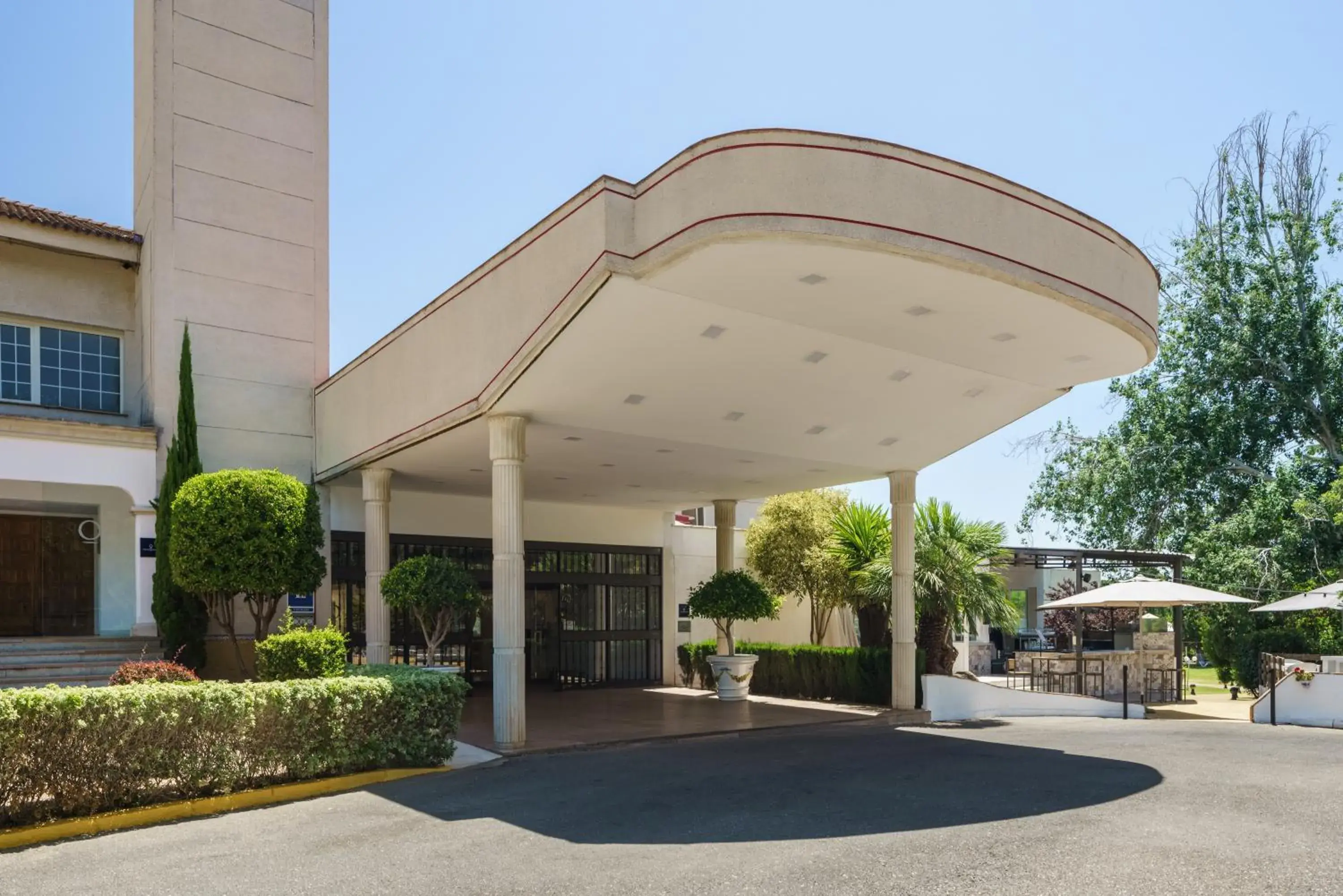 Facade/entrance in Crisol Jardines de Córdoba Facade/entrance in Crisol Jardines de Córdoba