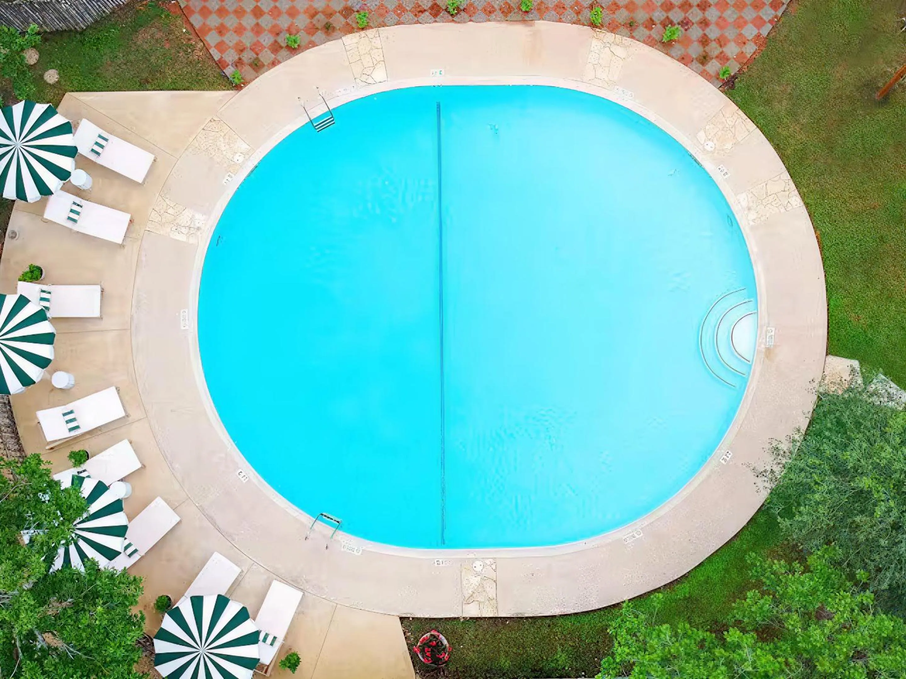 Swimming pool in The Meyer Hotel