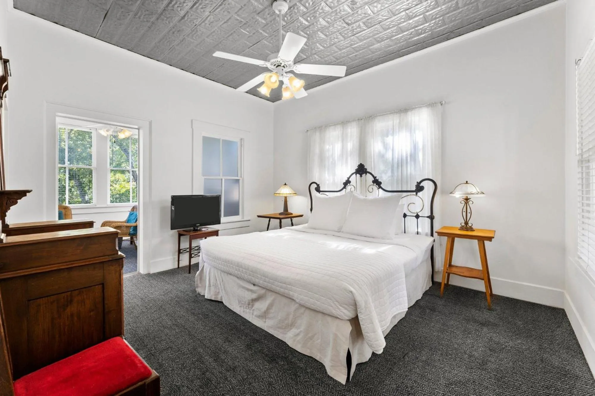 Bed in The Meyer Hotel