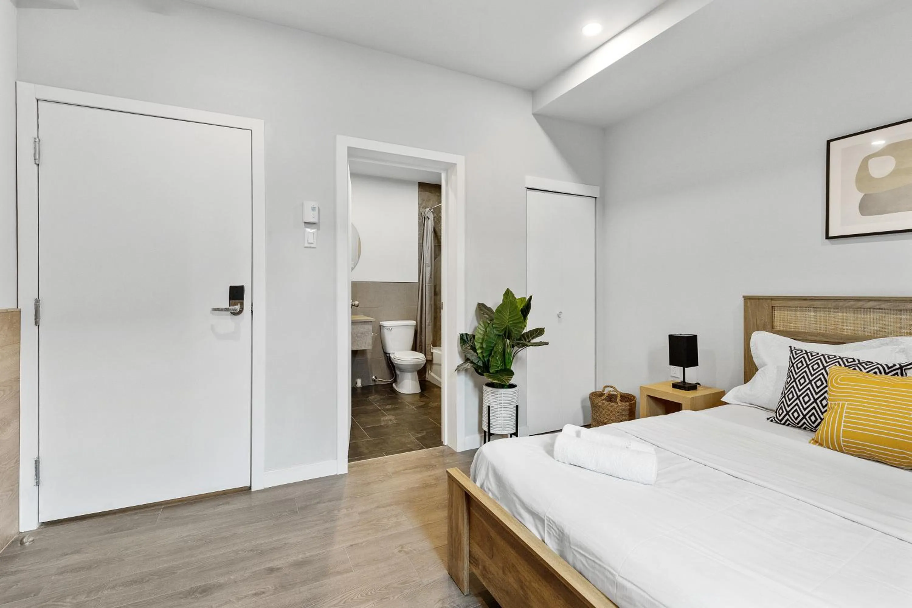 Bed in Le Sand & Stone Hotel