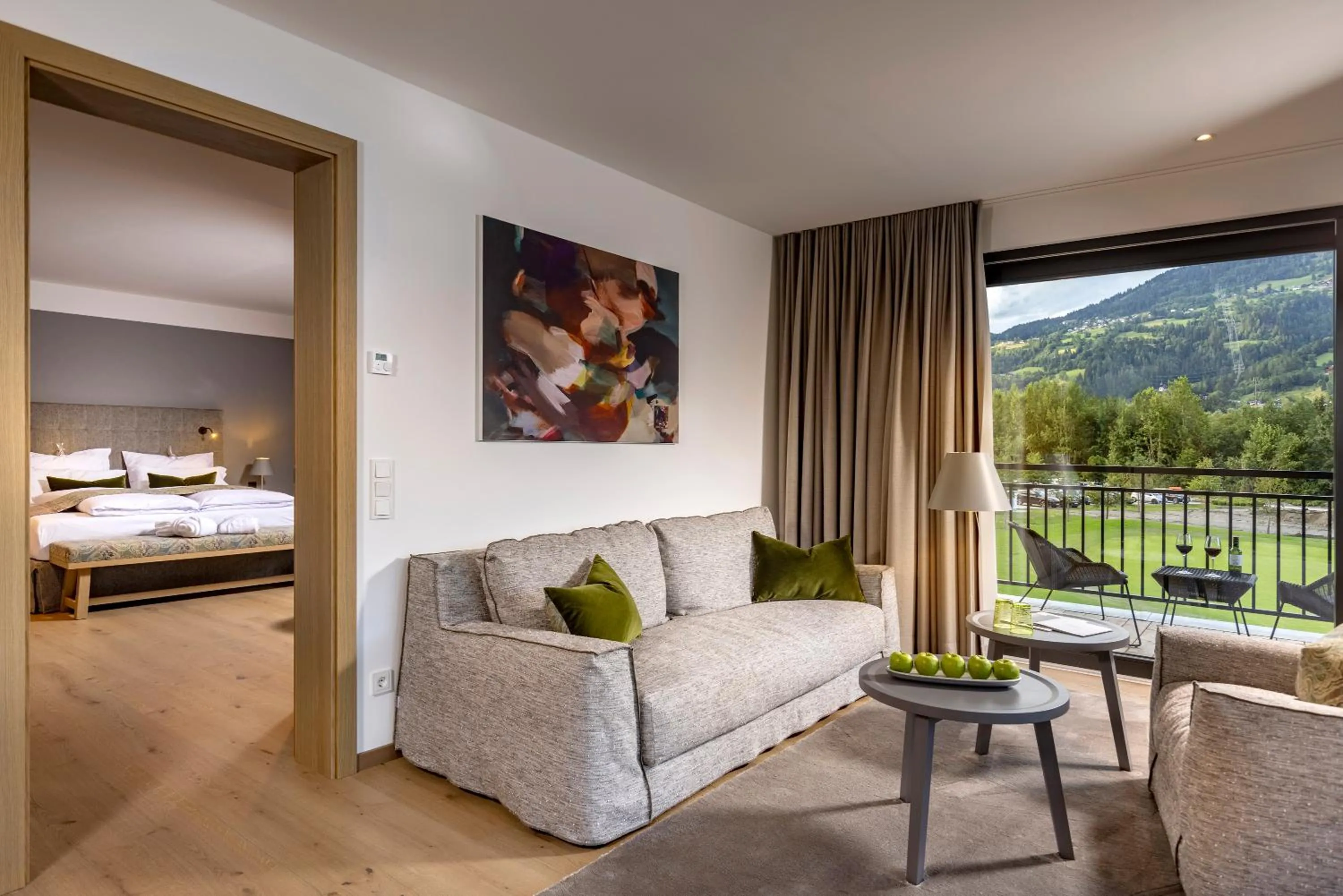 Living room, Bed in Dolomitengolf Suites