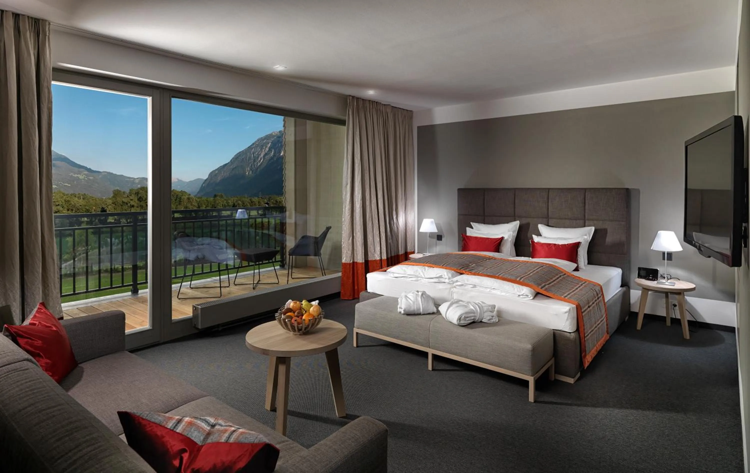 TV and multimedia, Bed in Dolomitengolf Suites
