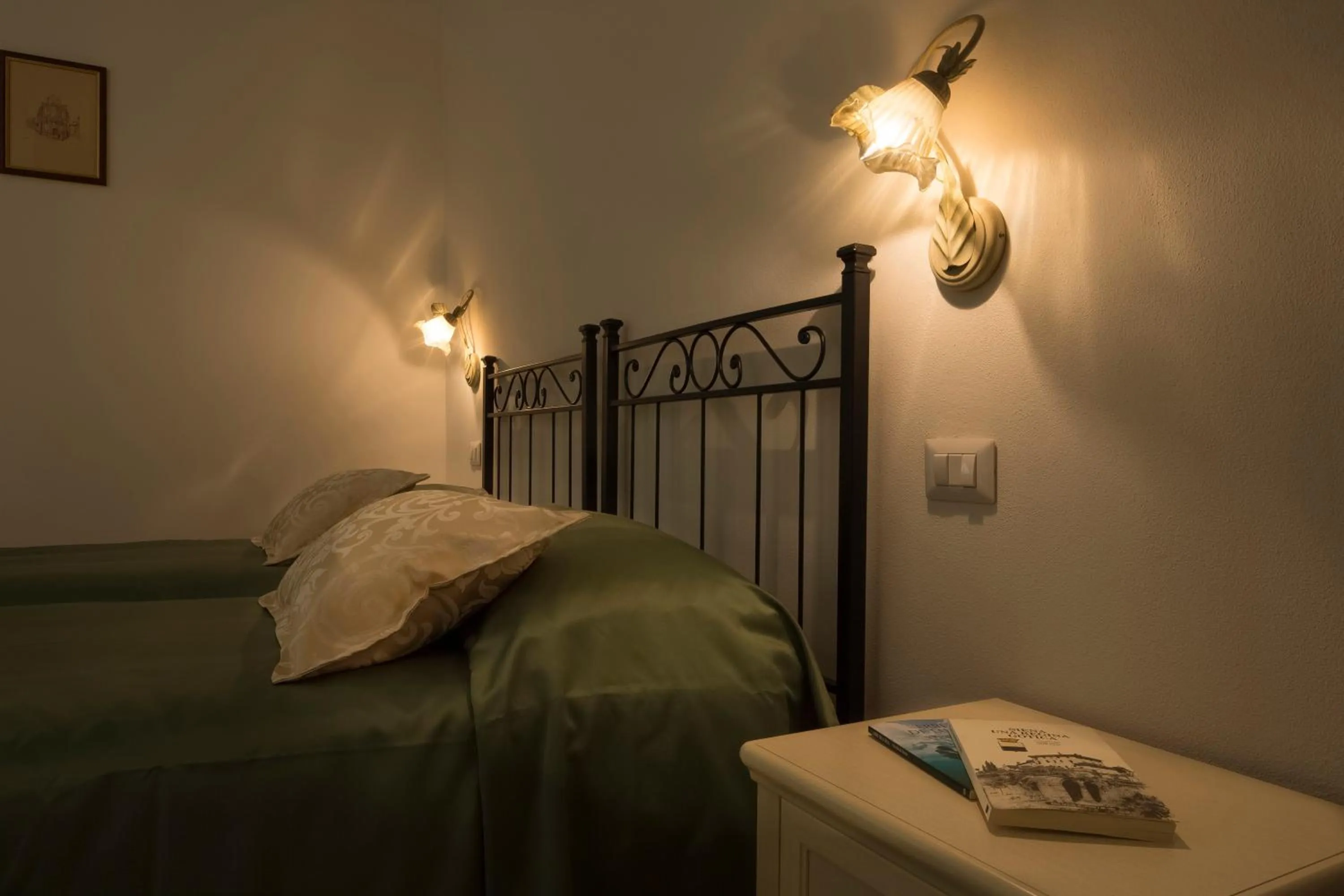 Decorative detail, Bed in B&B I Tetti di Siena