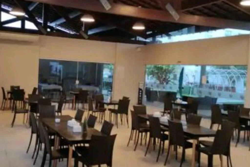 Restaurant/places to eat in Palm Village Acqua