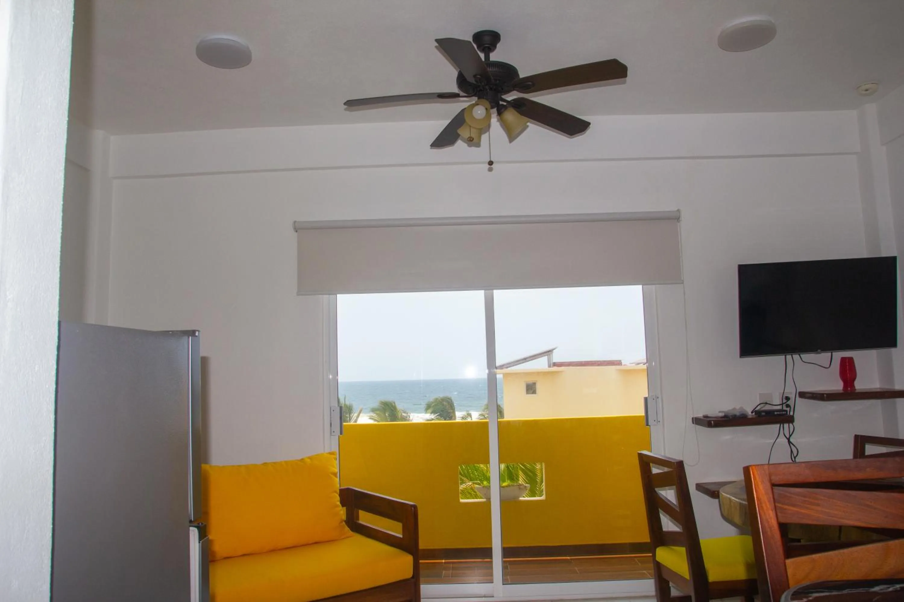 Dining area in Hotel Happy Beach
