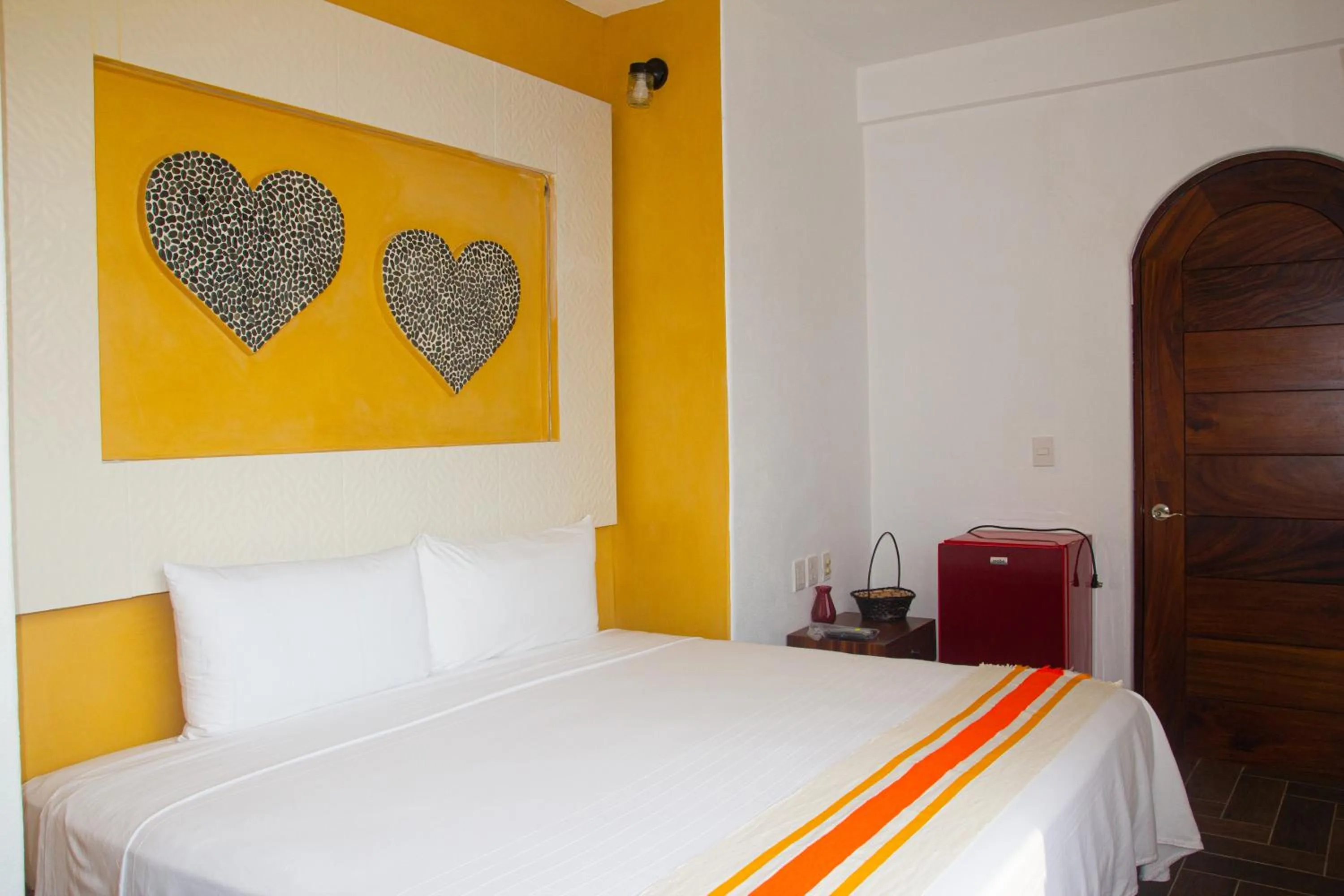 Bedroom, Bed in Hotel Happy Beach