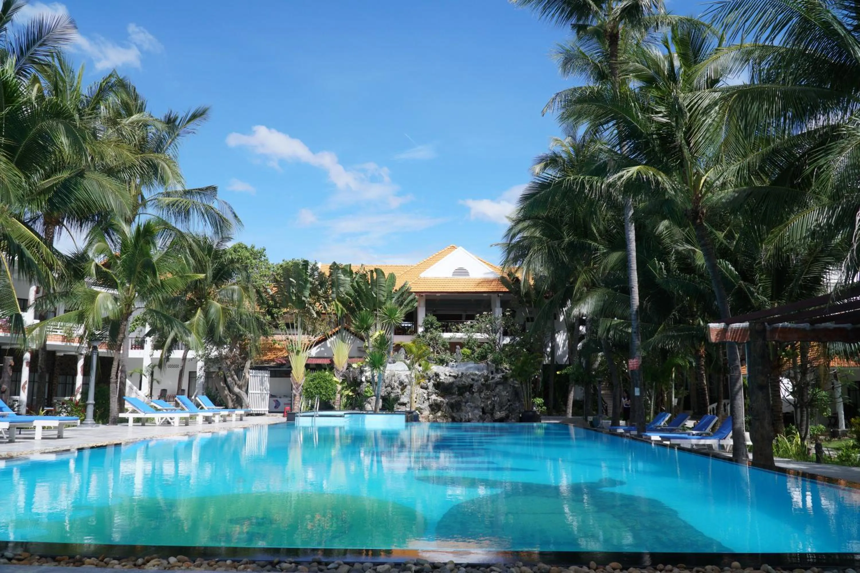 Swimming pool in Ravenala Muine Resort