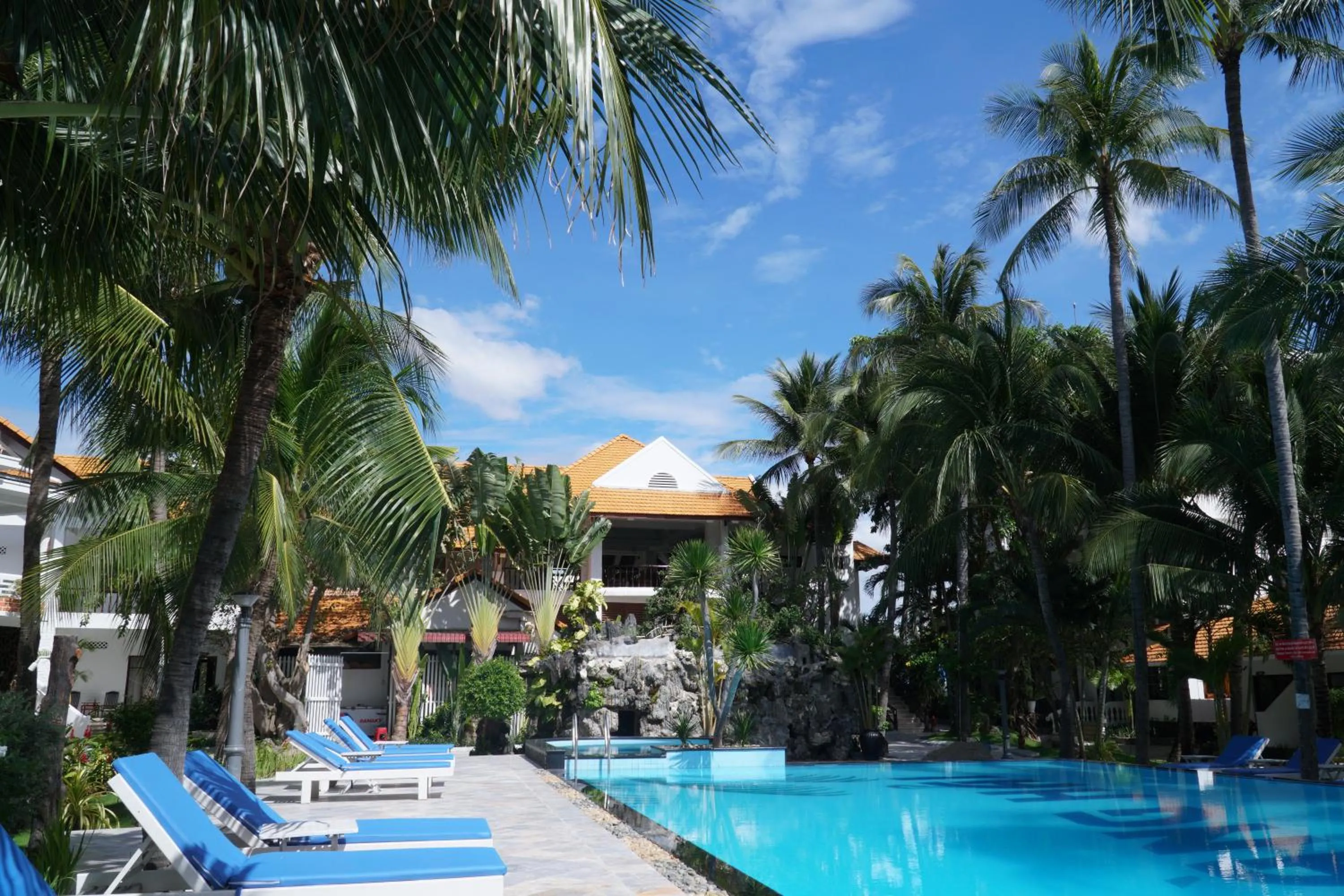 Swimming pool in Ravenala Muine Resort