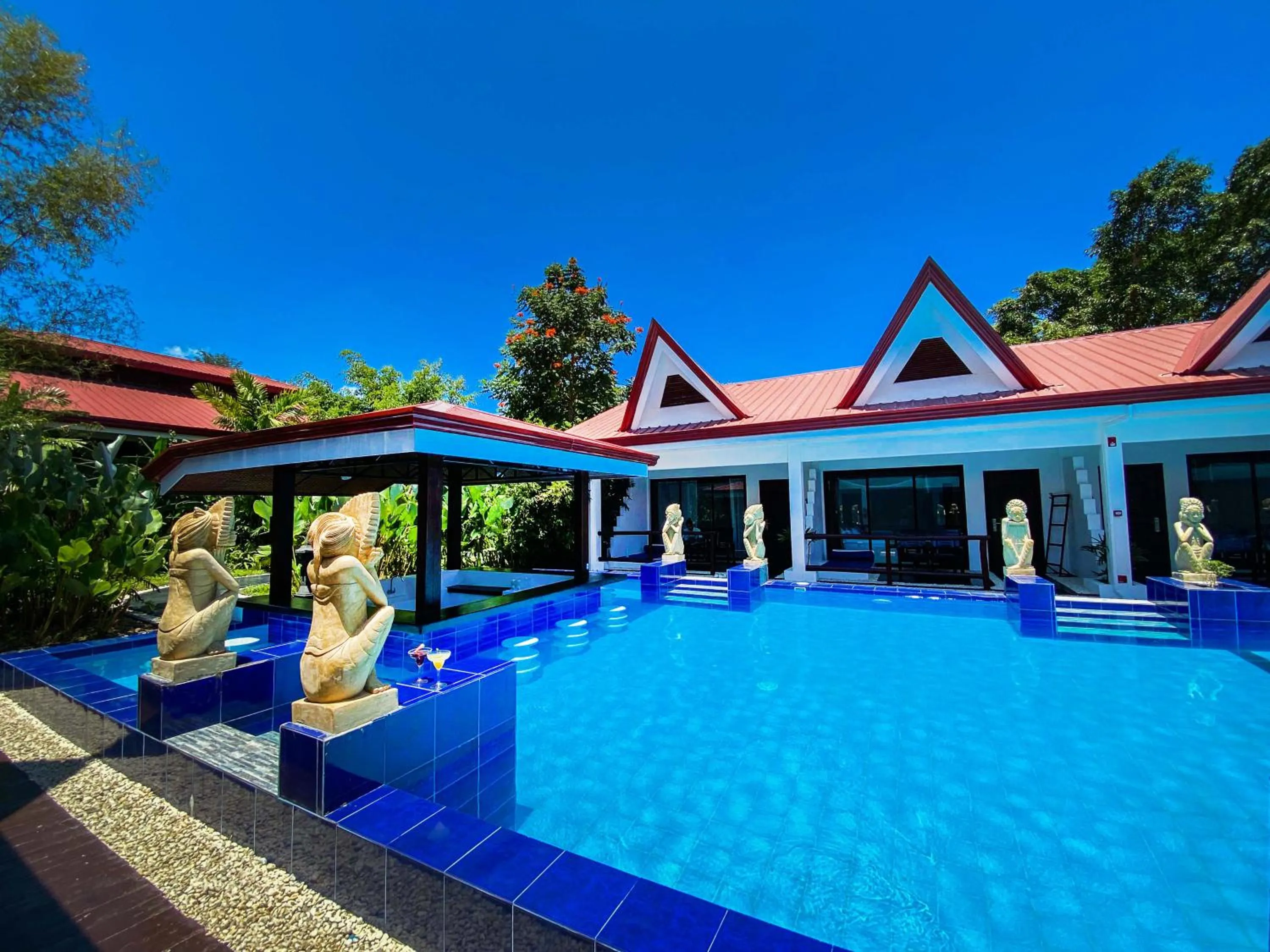 Swimming pool in Carpe Diem Villas & Resort