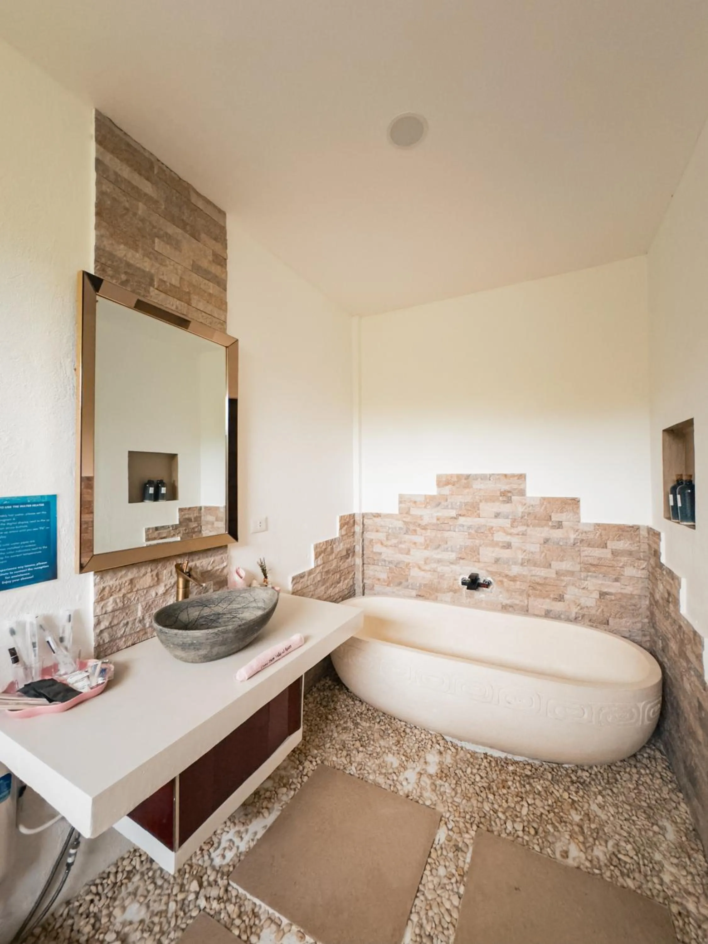 Hot Tub, Bed in Carpe Diem Villas & Resort