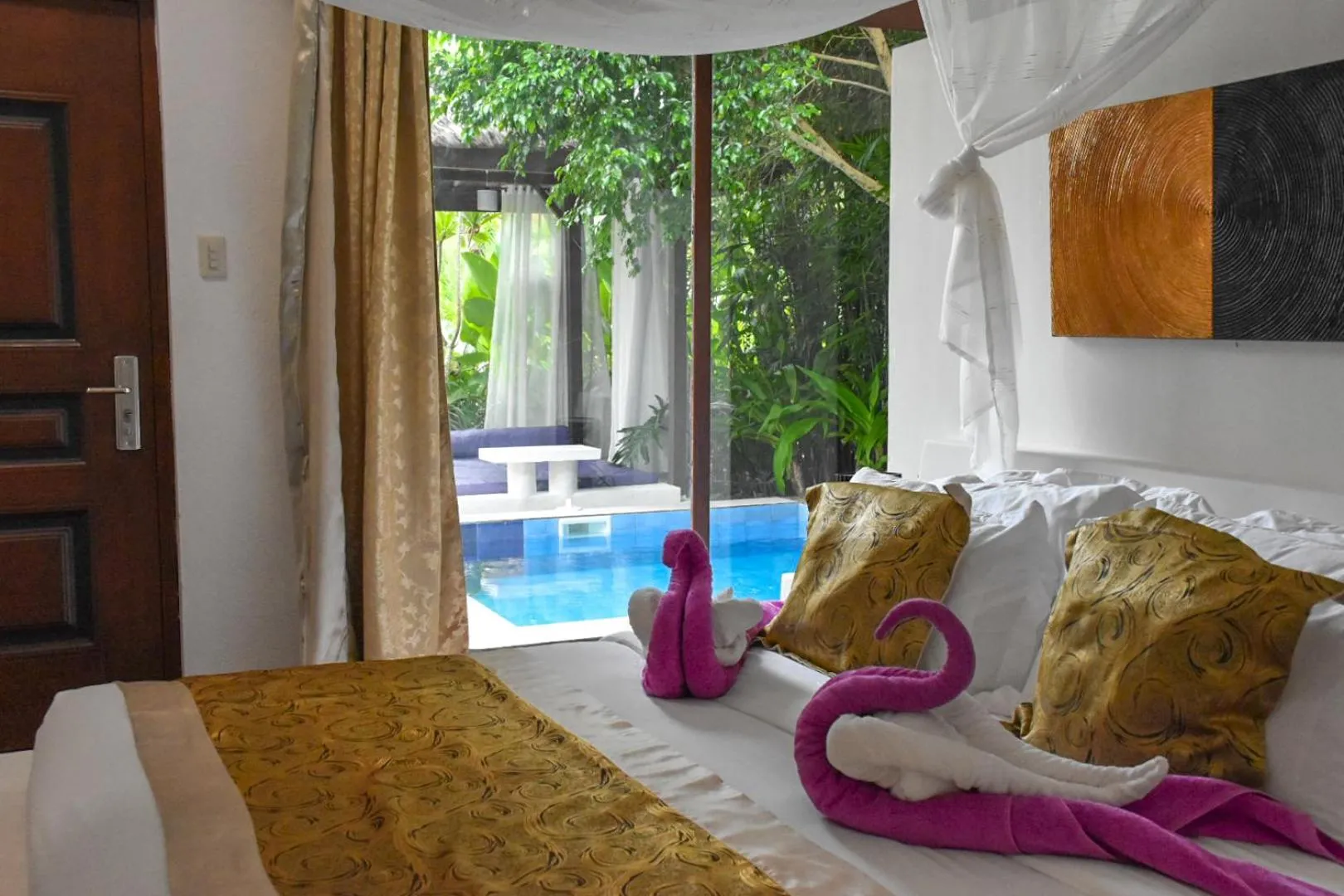 Swimming pool in Carpe Diem Villas & Resort