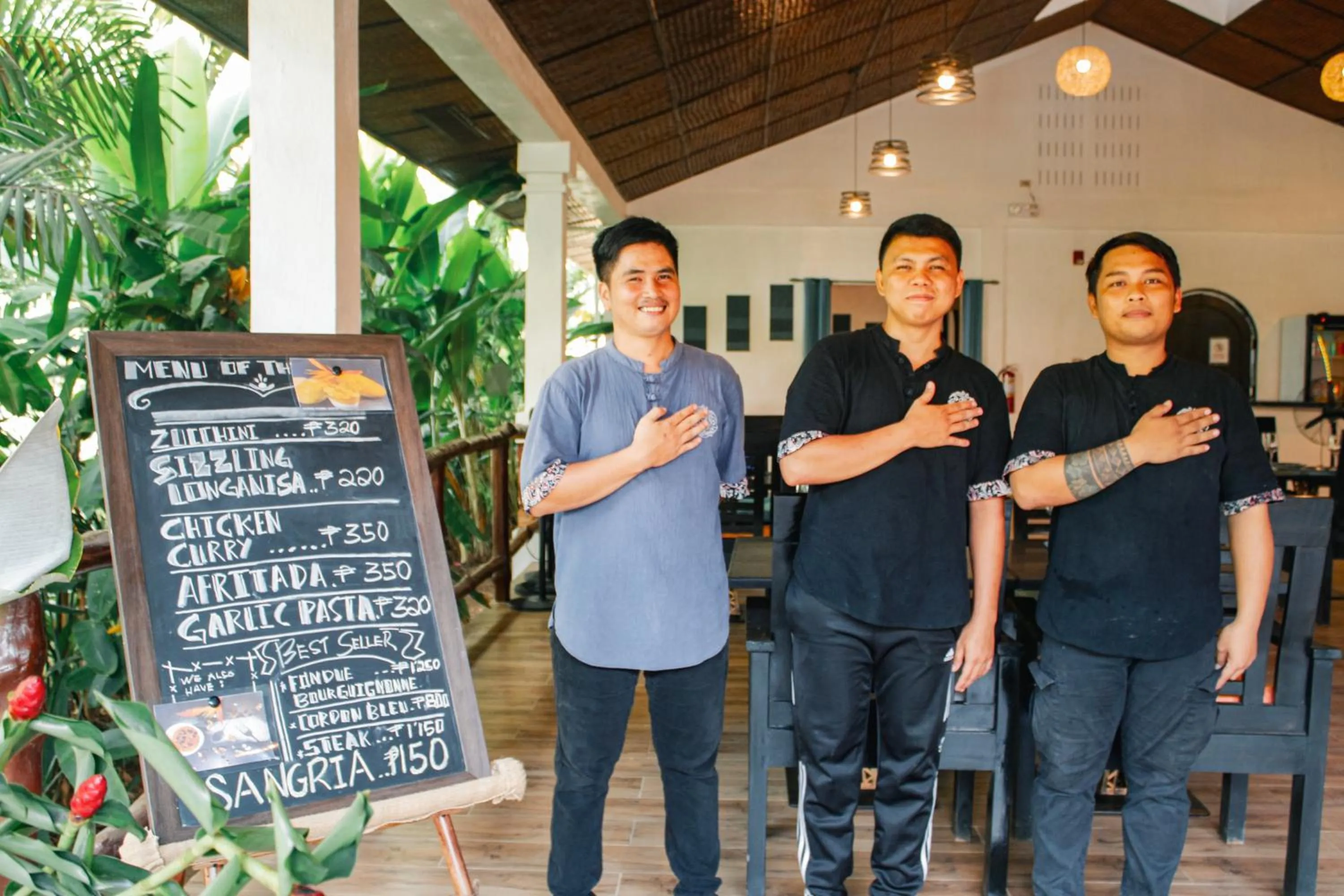 Restaurant/places to eat in Carpe Diem Villas & Resort