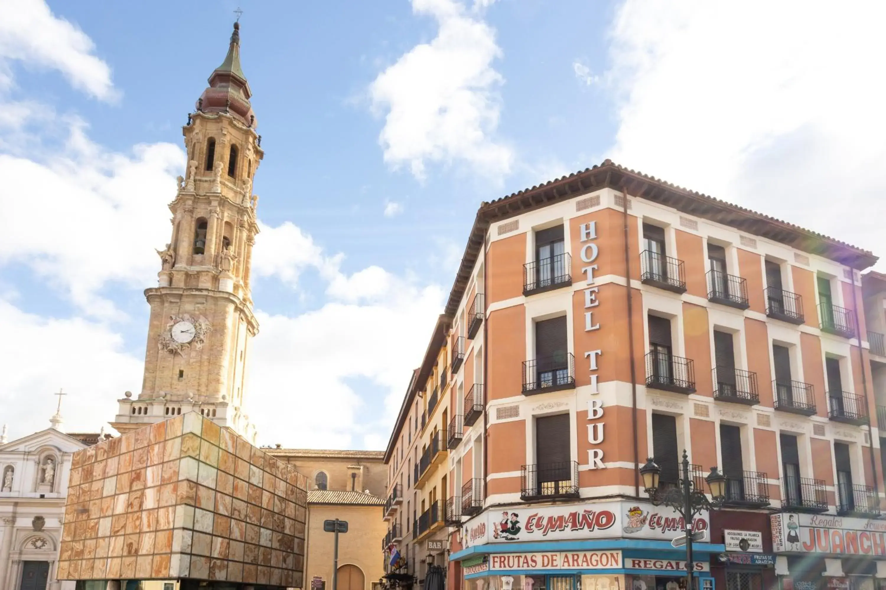 Property building in Hotel Tibur Property building in Hotel Tibur