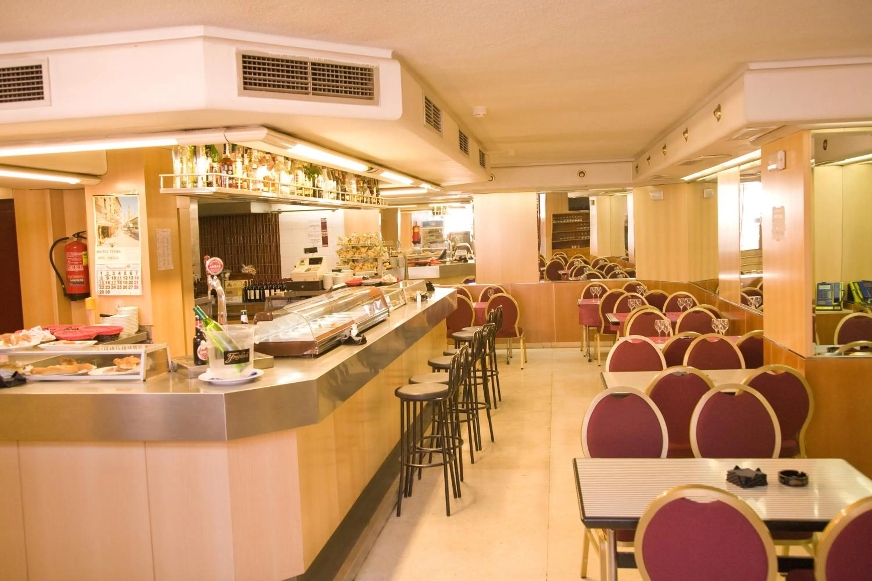 Lounge or bar in Hotel Tibur