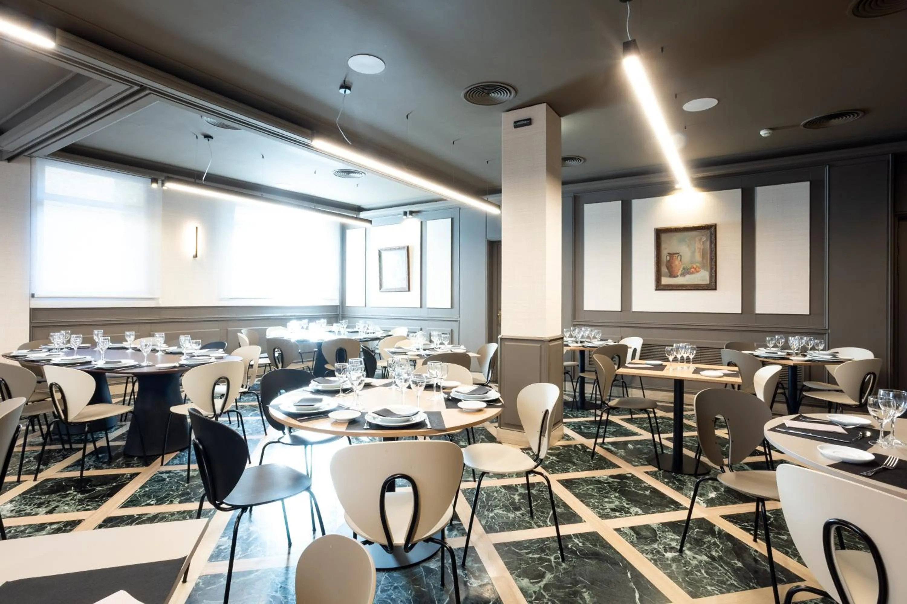 Restaurant/places to eat in Hotel Tibur