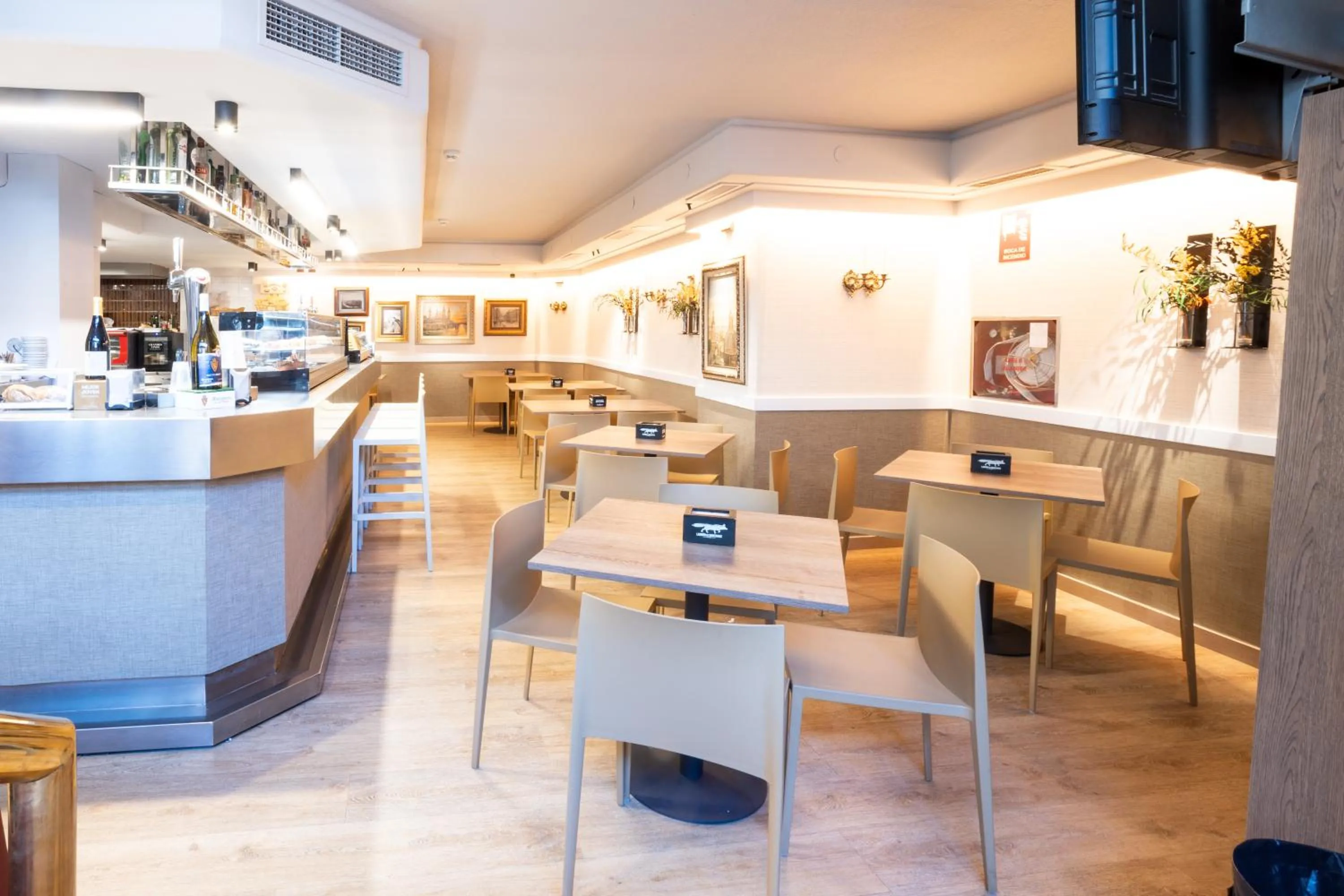 Lounge or bar in Hotel Tibur