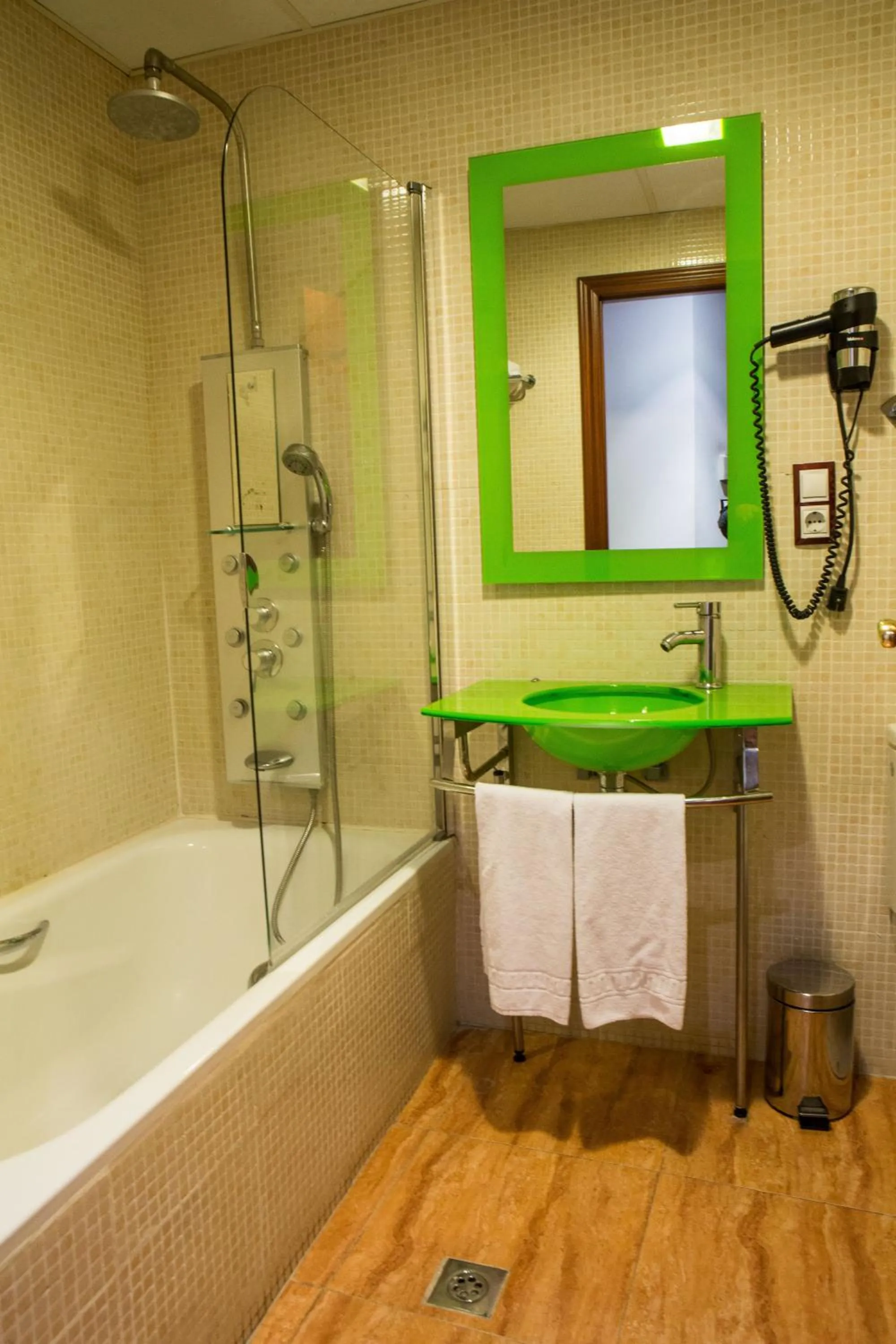 Bathroom in Hotel Tibur