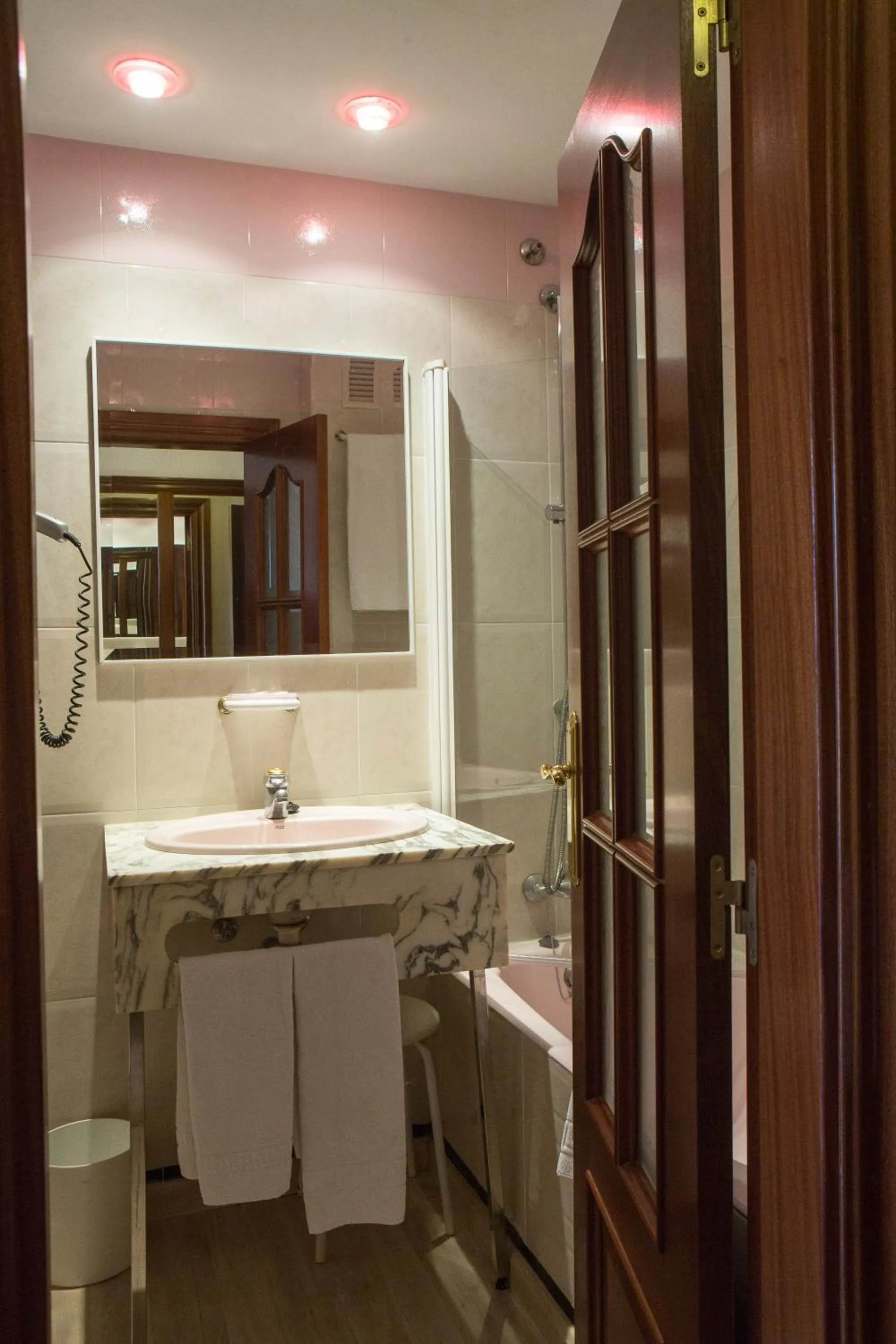 Bathroom in Hotel Tibur