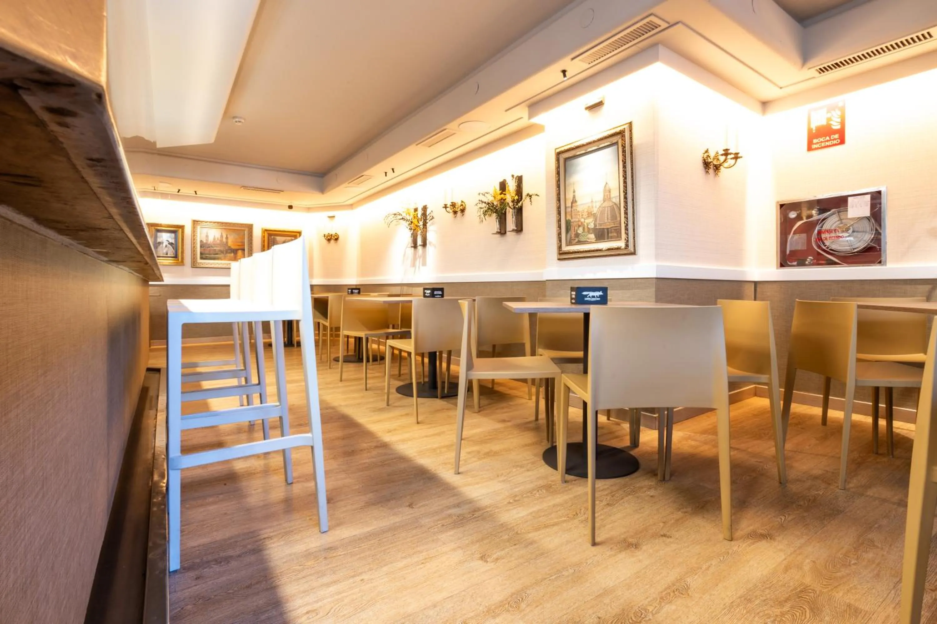 Lounge or bar in Hotel Tibur